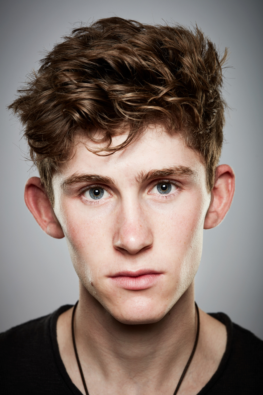 actor Fionn O'Shea large photo