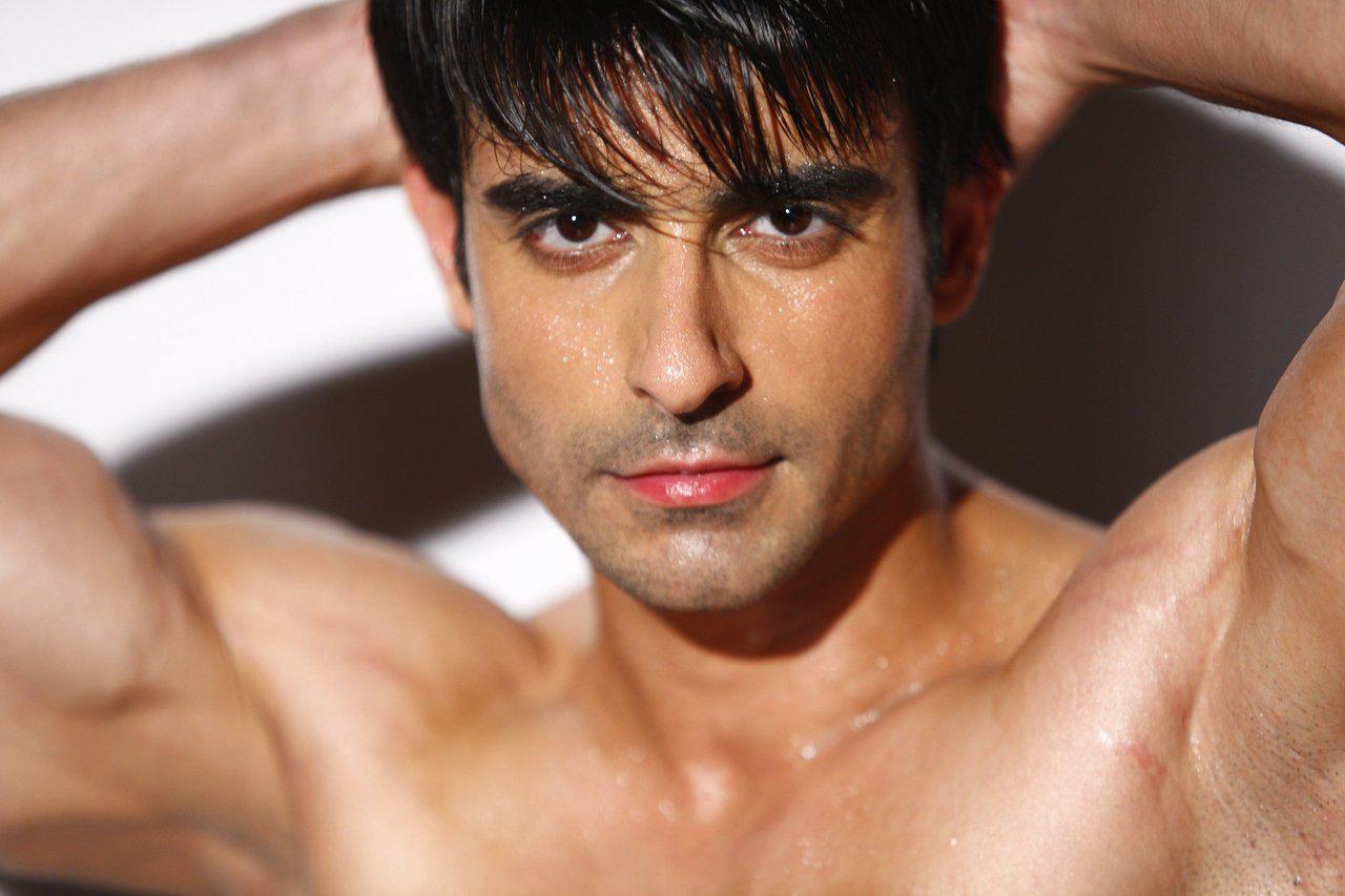 actor Gautam Rode large photo
