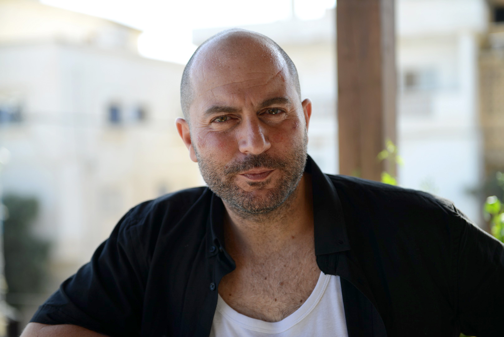 actor Lior Raz large photo