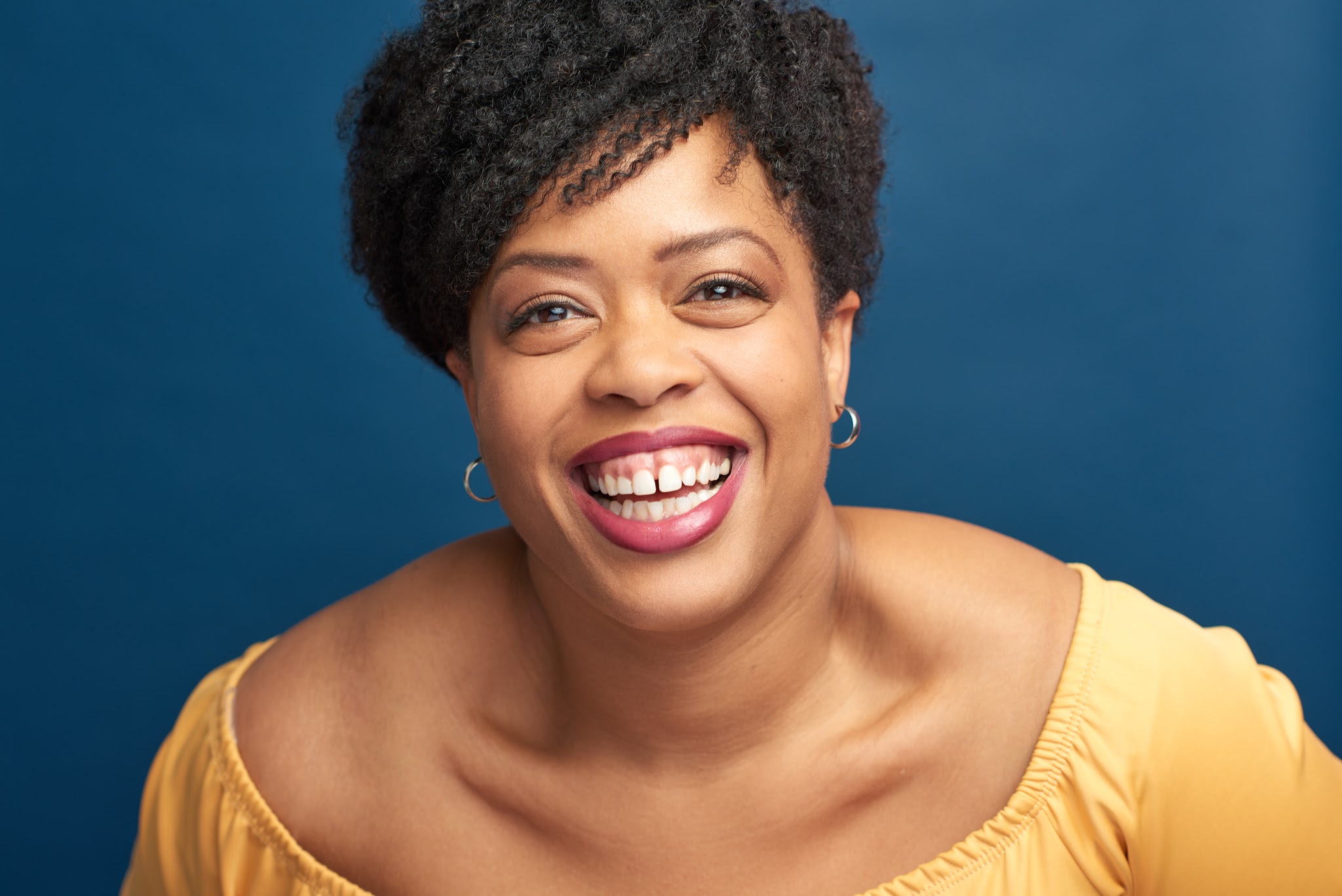actor Angela Grovey large photo