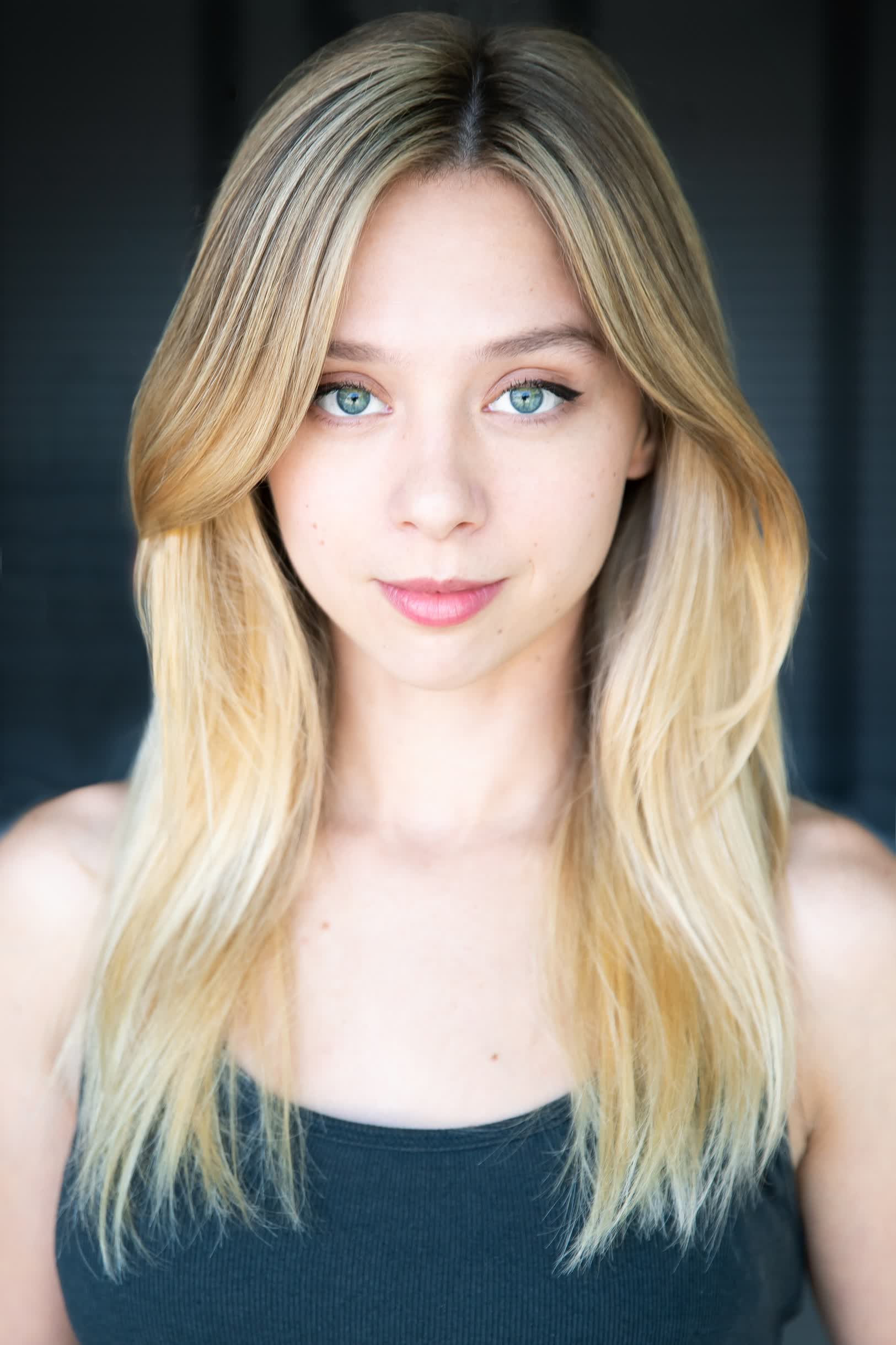 actor Anna Lore large photo