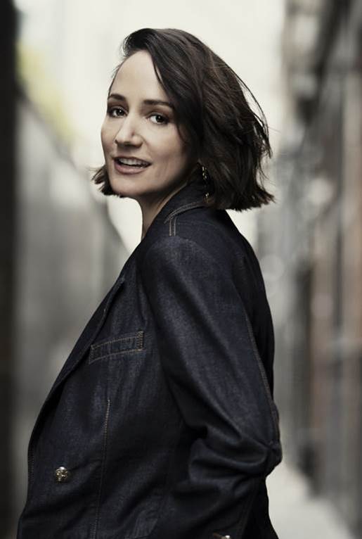 actor Lydia Leonard large photo