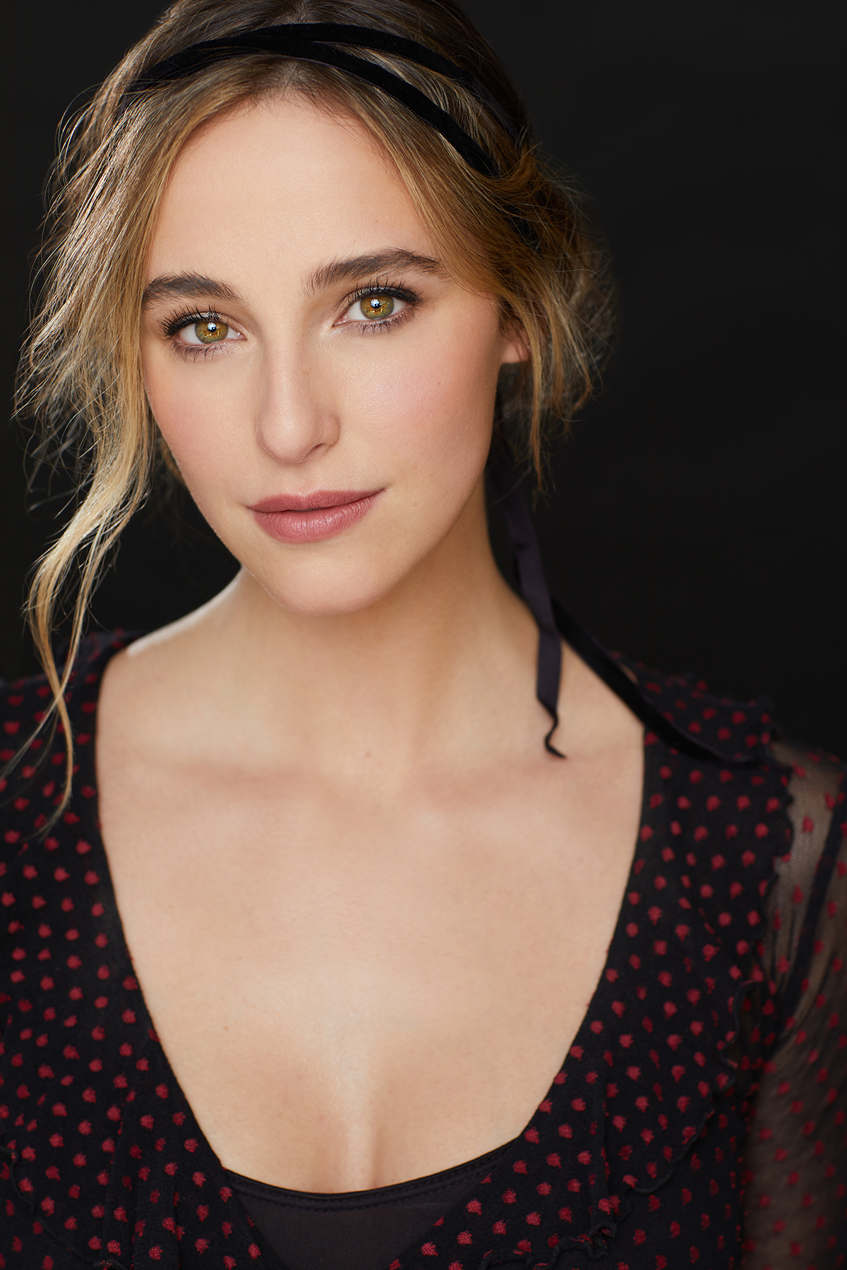 actor Lauren Swickard large photo
