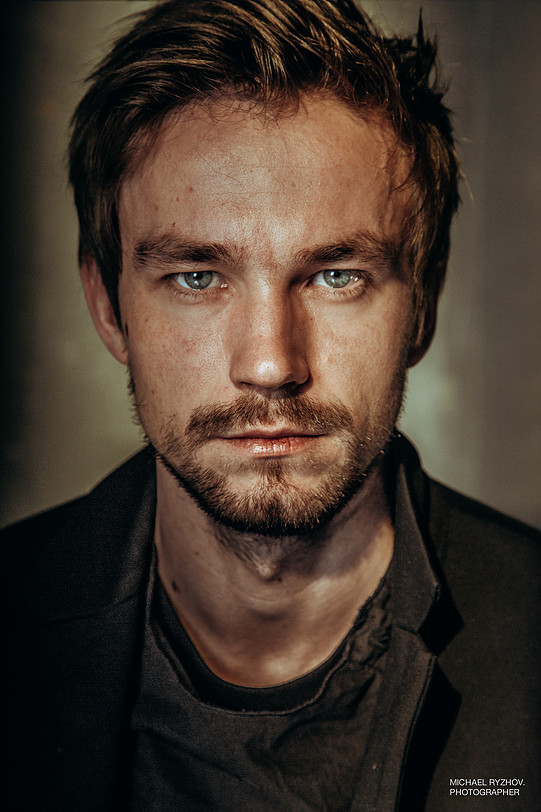 actor Alexander Petrov large photo