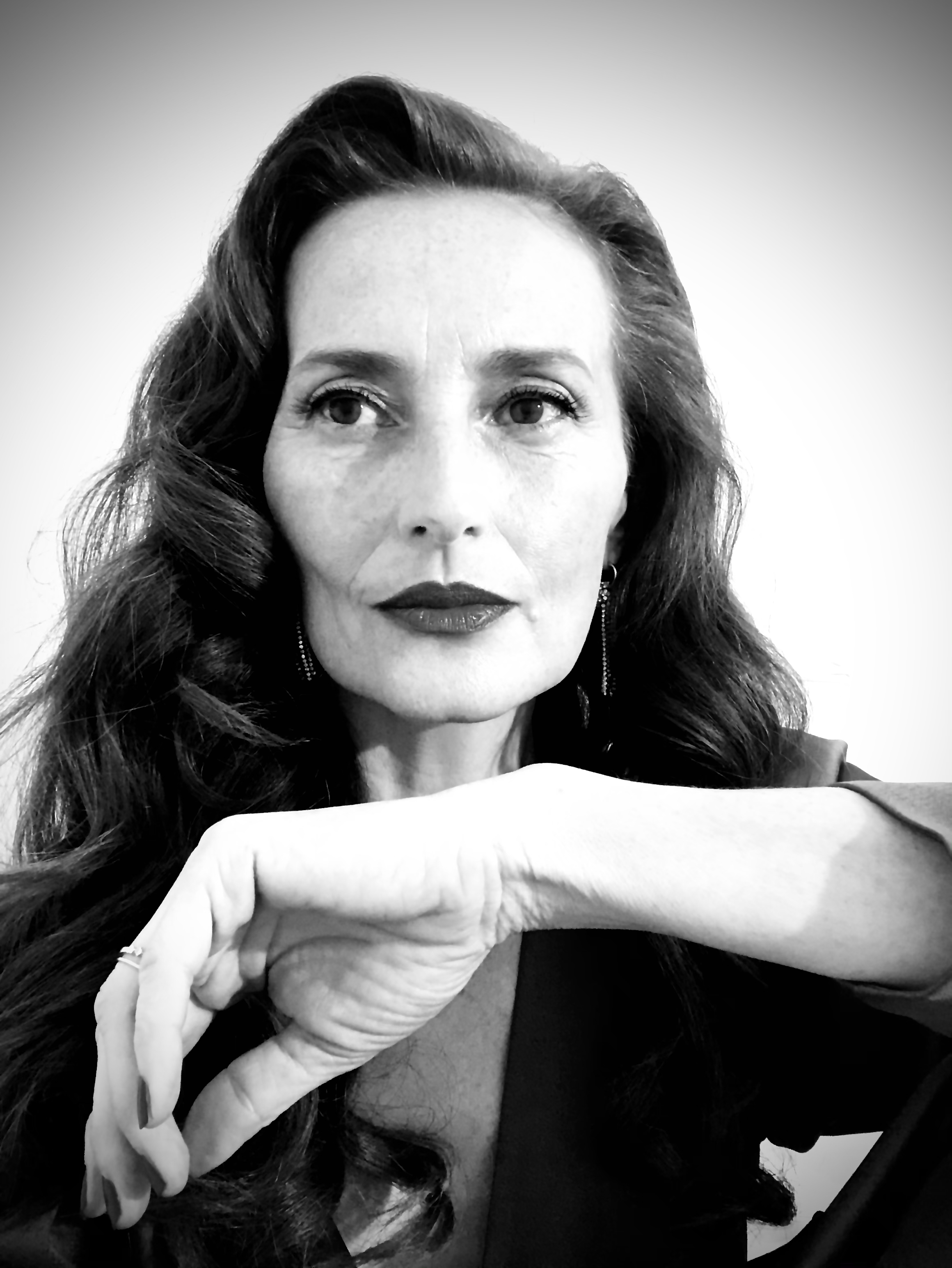 actor Rachel Lascar large photo