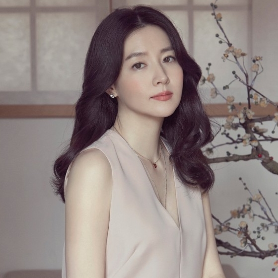 actor Lee Yeong-ae large photo actor Lee Yeong-ae large photo