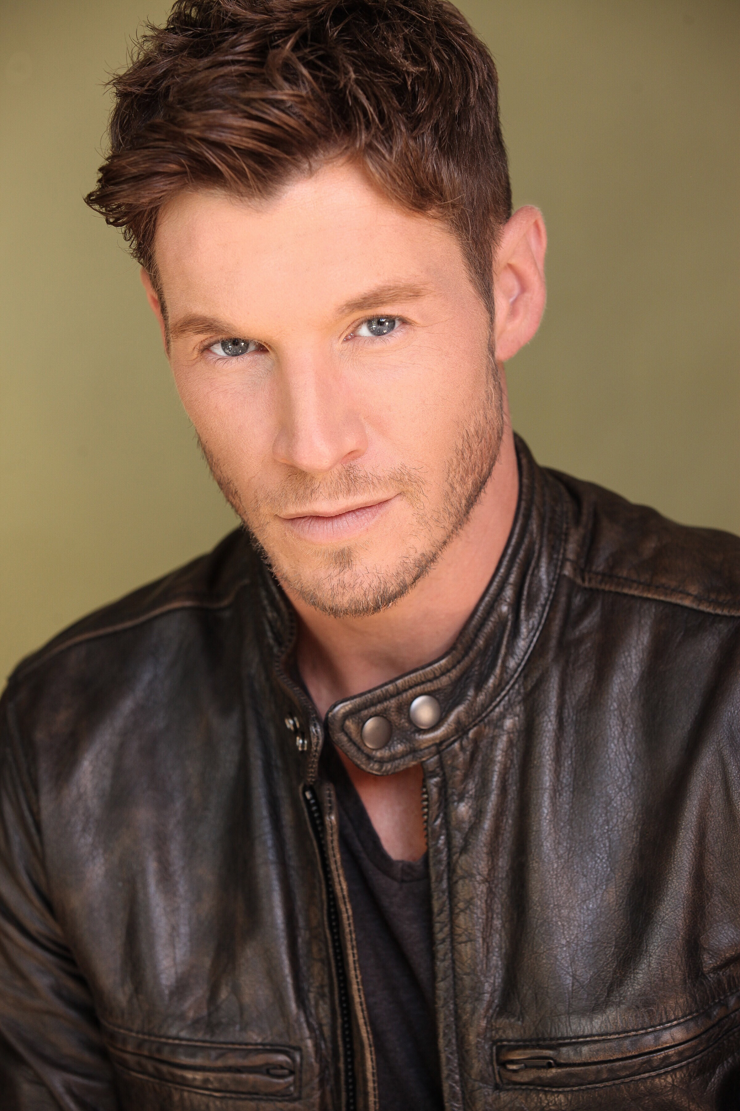 actor Chad Michael Collins large photo