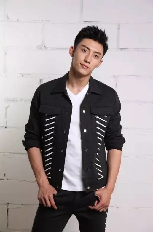 actor Johnny Huang large photo