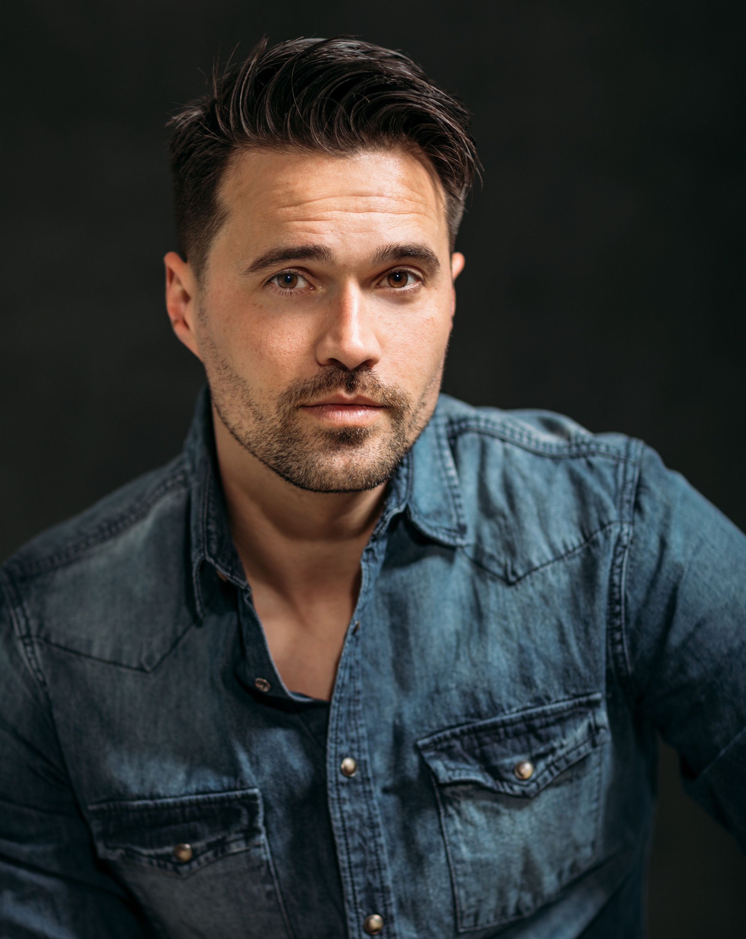 actor Brett Dalton large photo