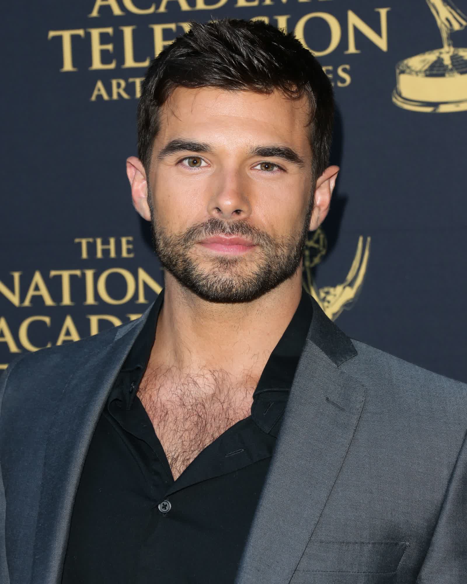 actor Josh Swickard large photo