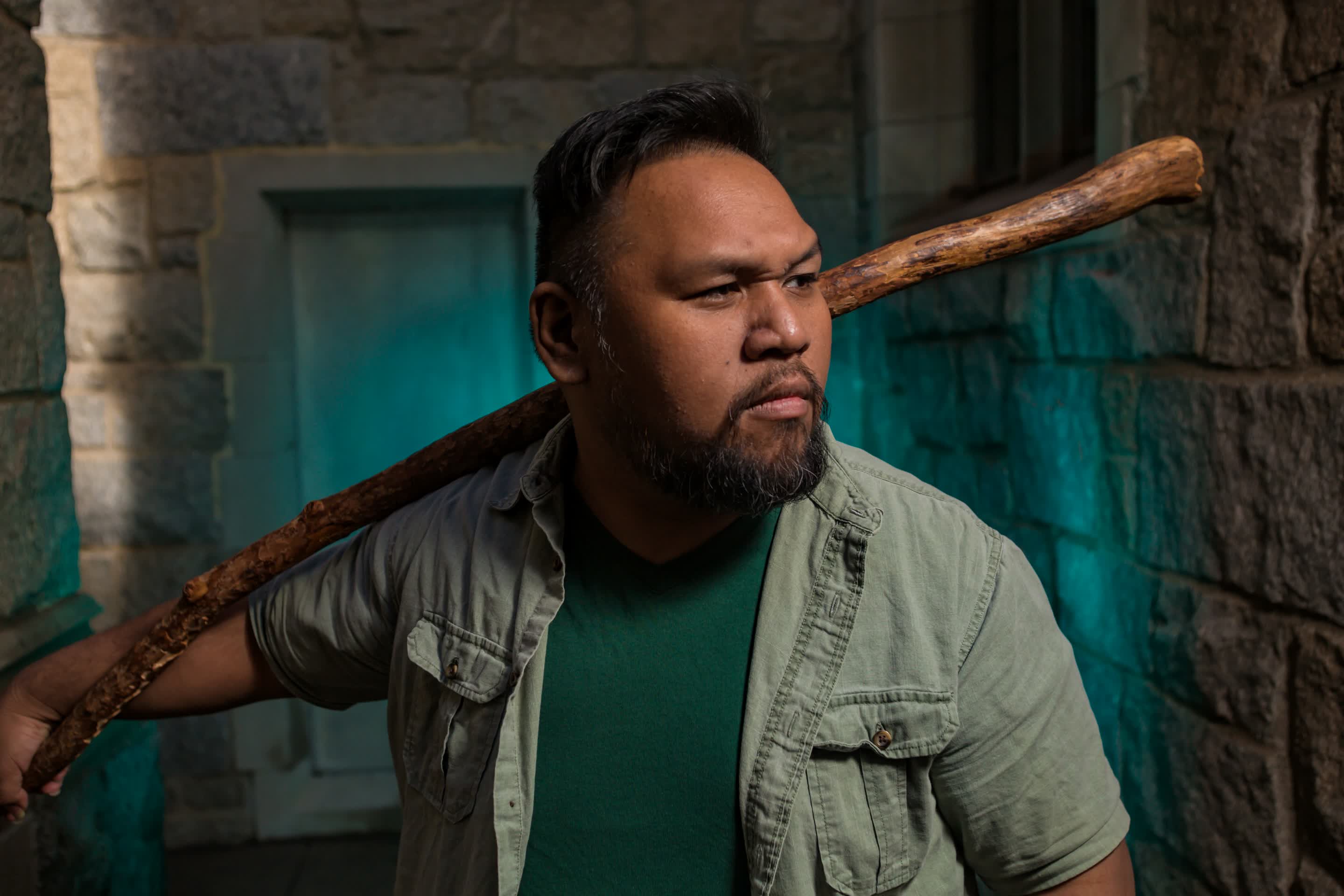 actor Earl Baylon large photo