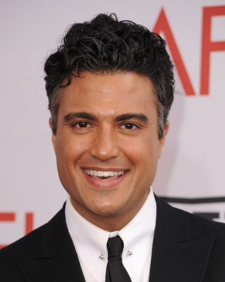 actor Jaime Camil large photo