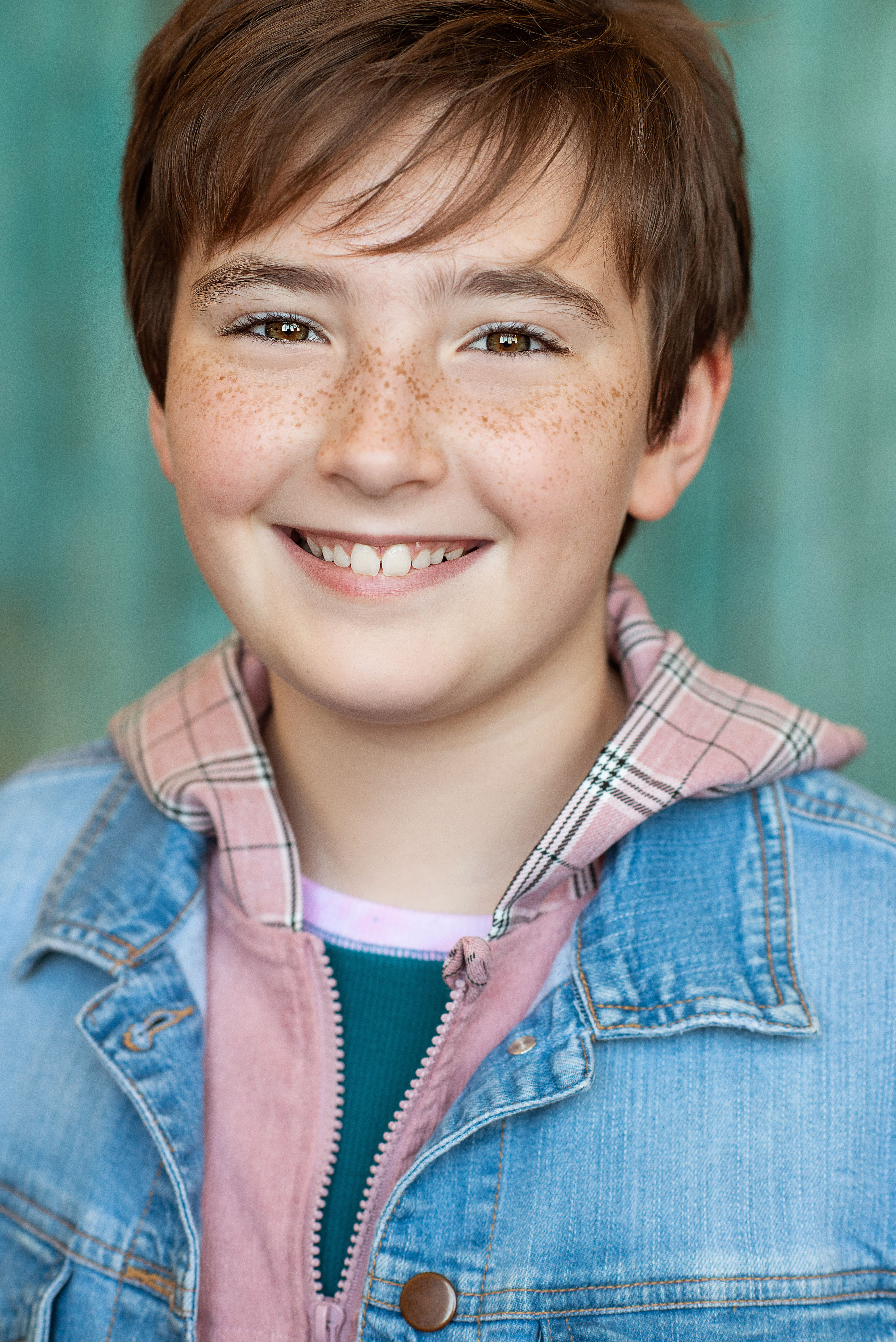 actor Kaya McLean large photo