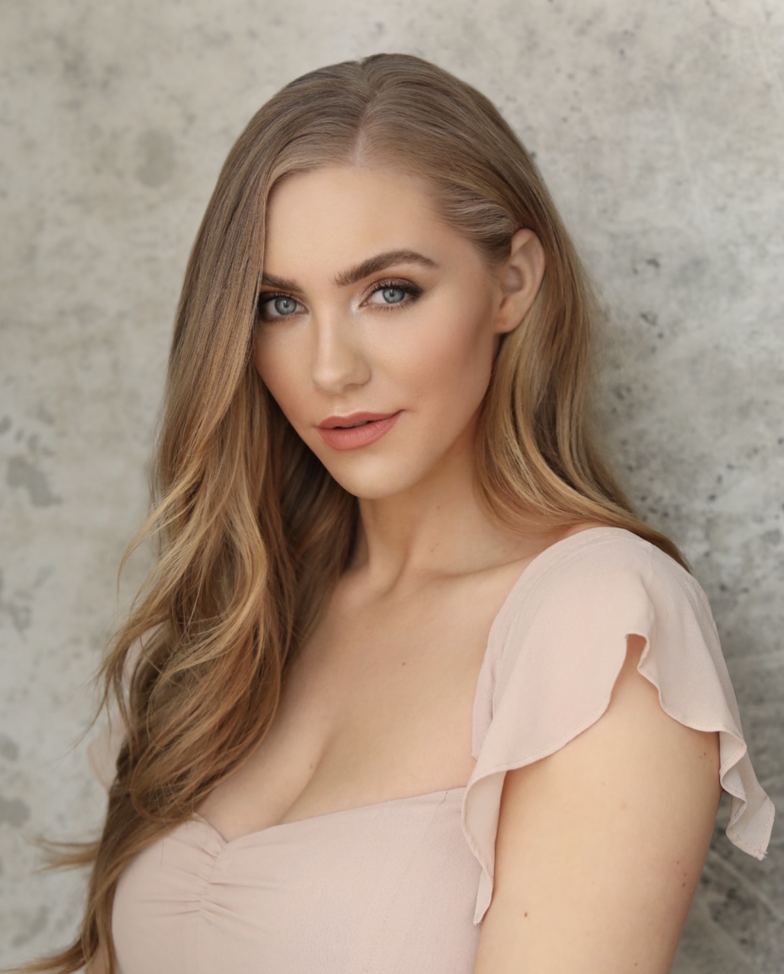 actor Jessica Sipos large photo