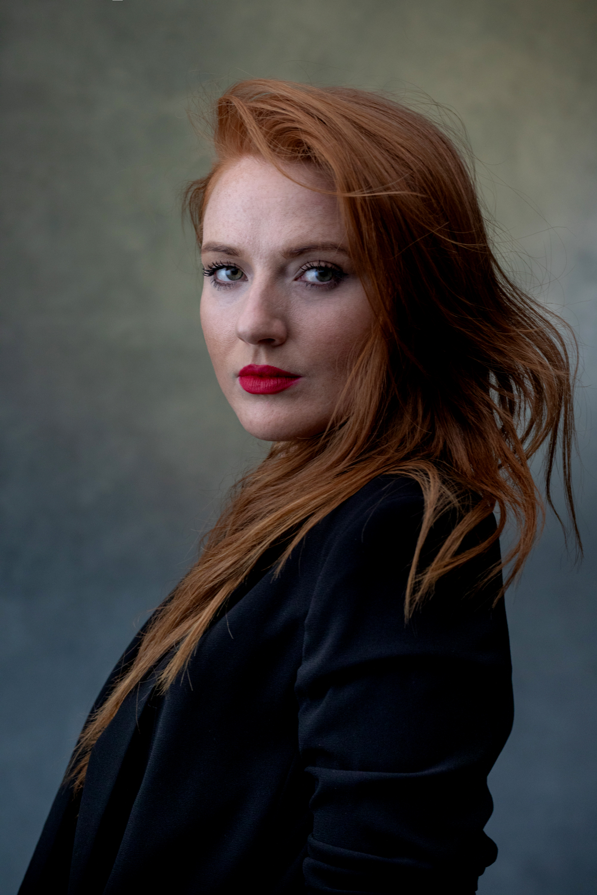 actor Elizabeth Morris large photo