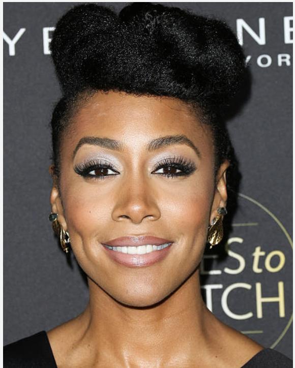 actor Simone Missick large photo