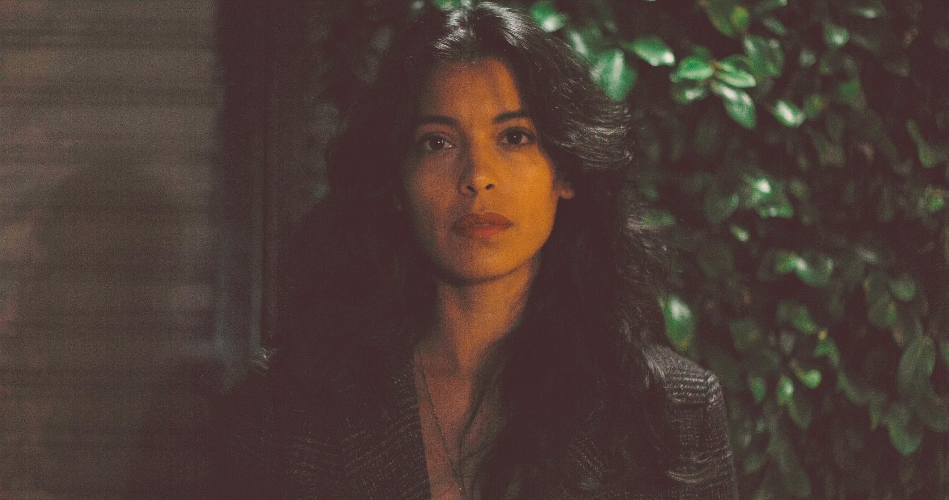 actor Stephanie Sigman large photo