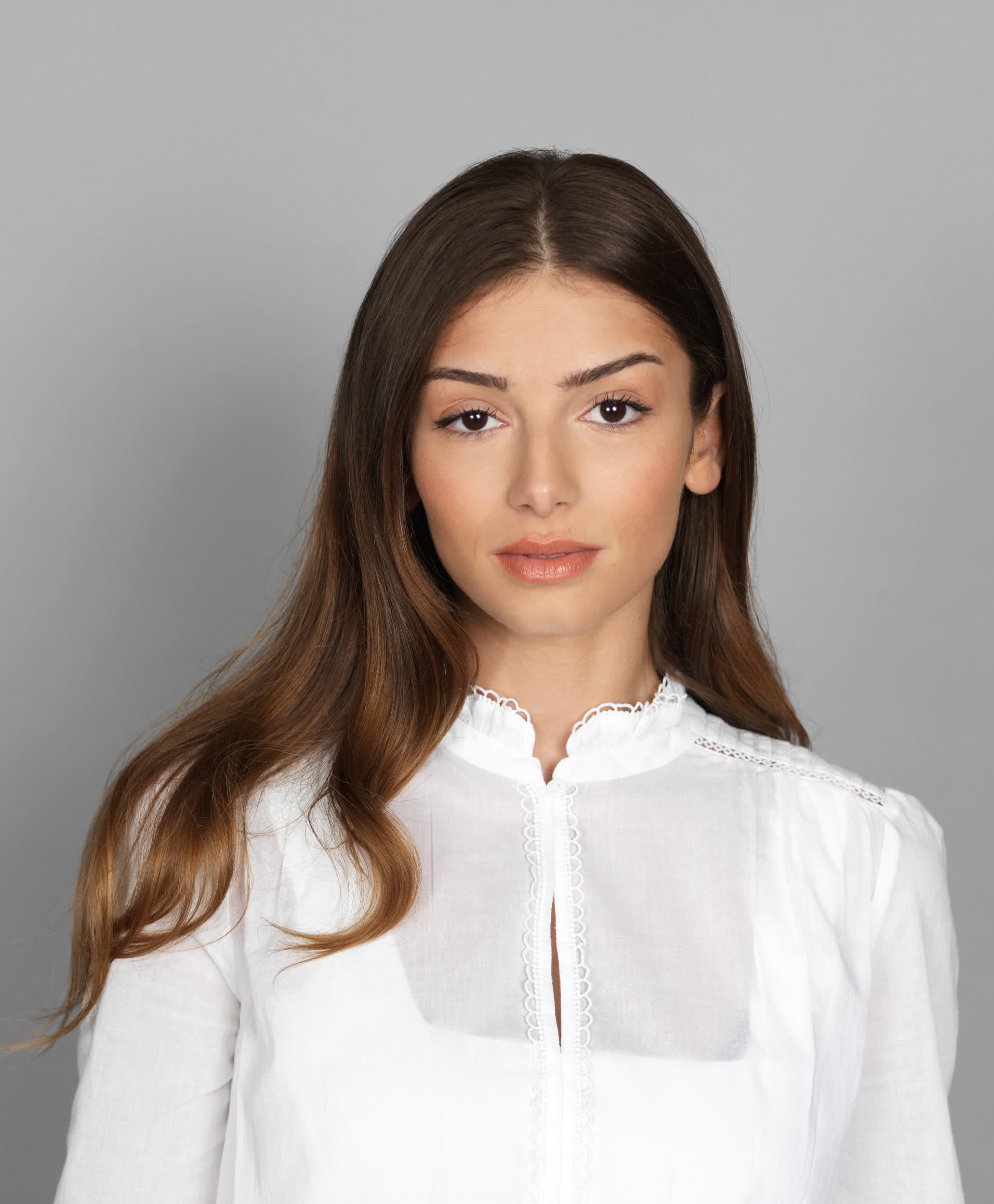 actor Mimi Keene large photo