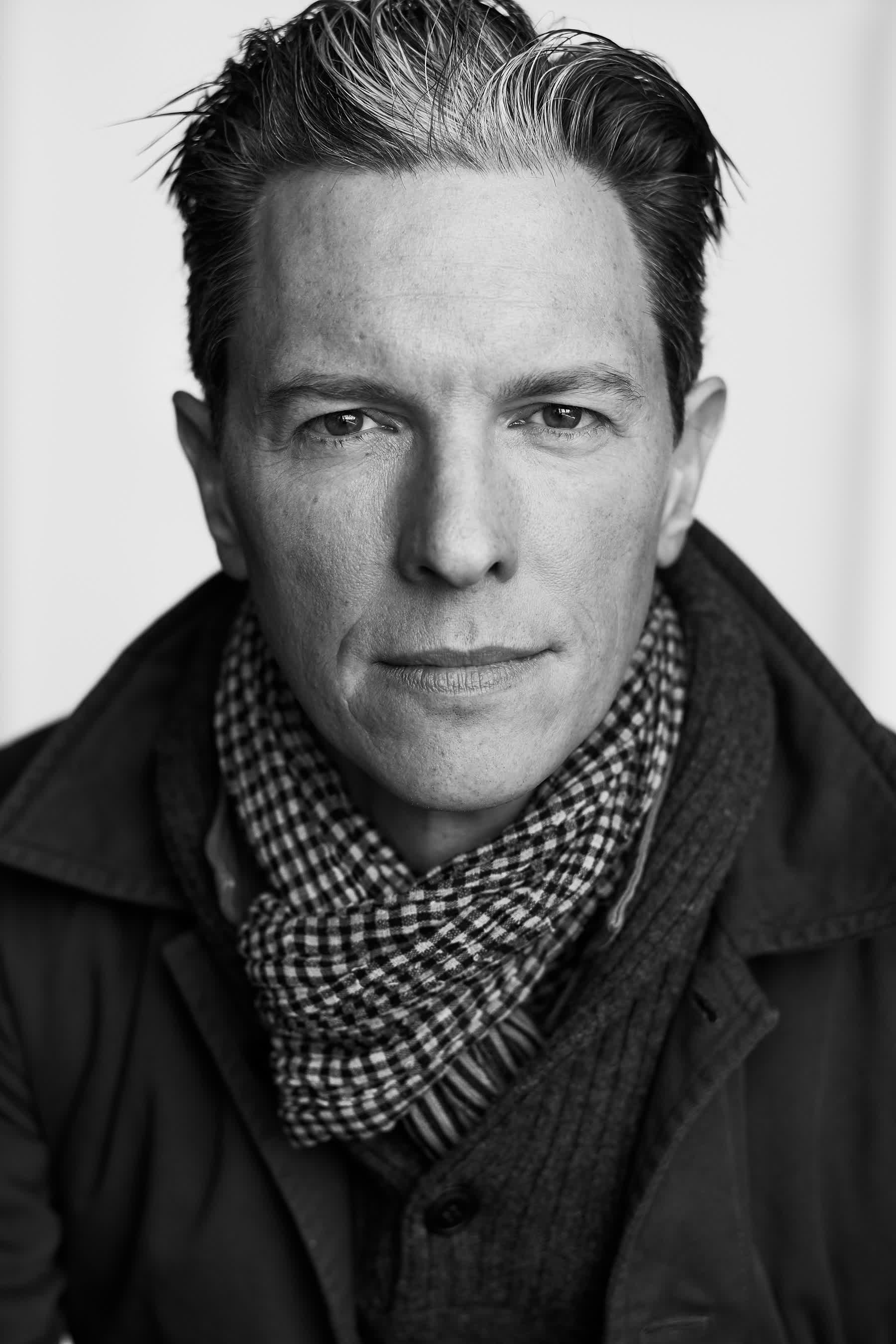 actor Jonathan Kells Phillips large photo