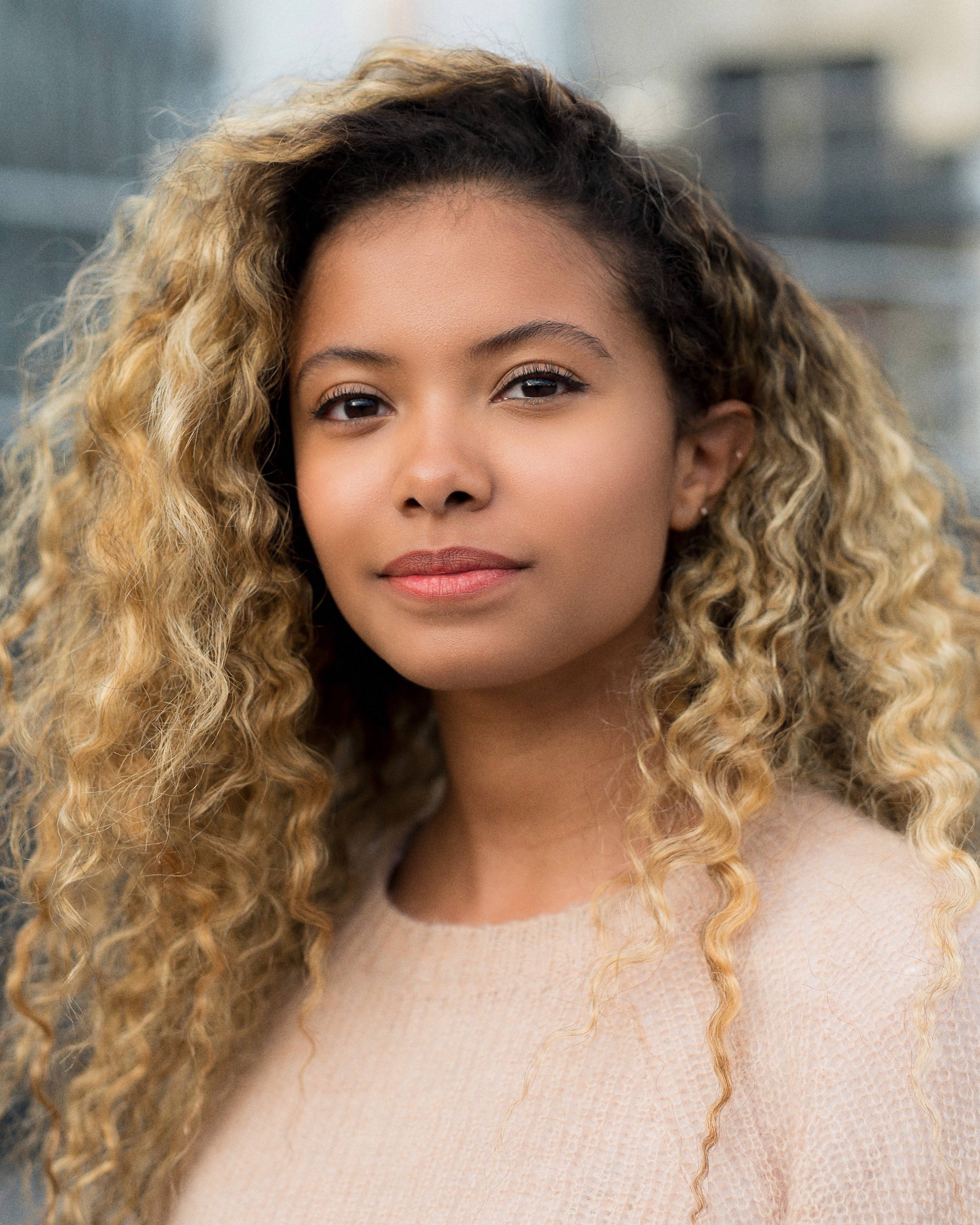actor Lola Mae Loughran large photo