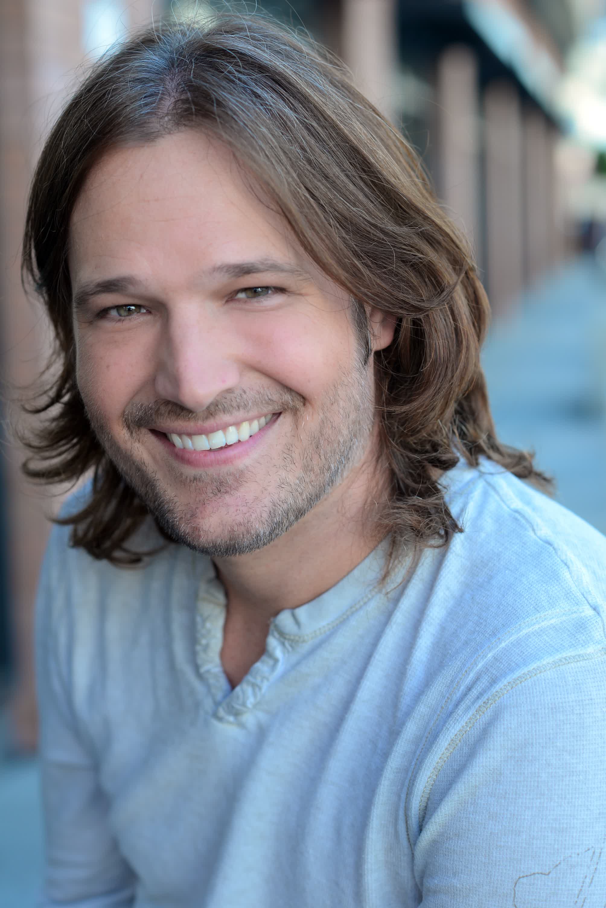 actor Scott Whyte large photo