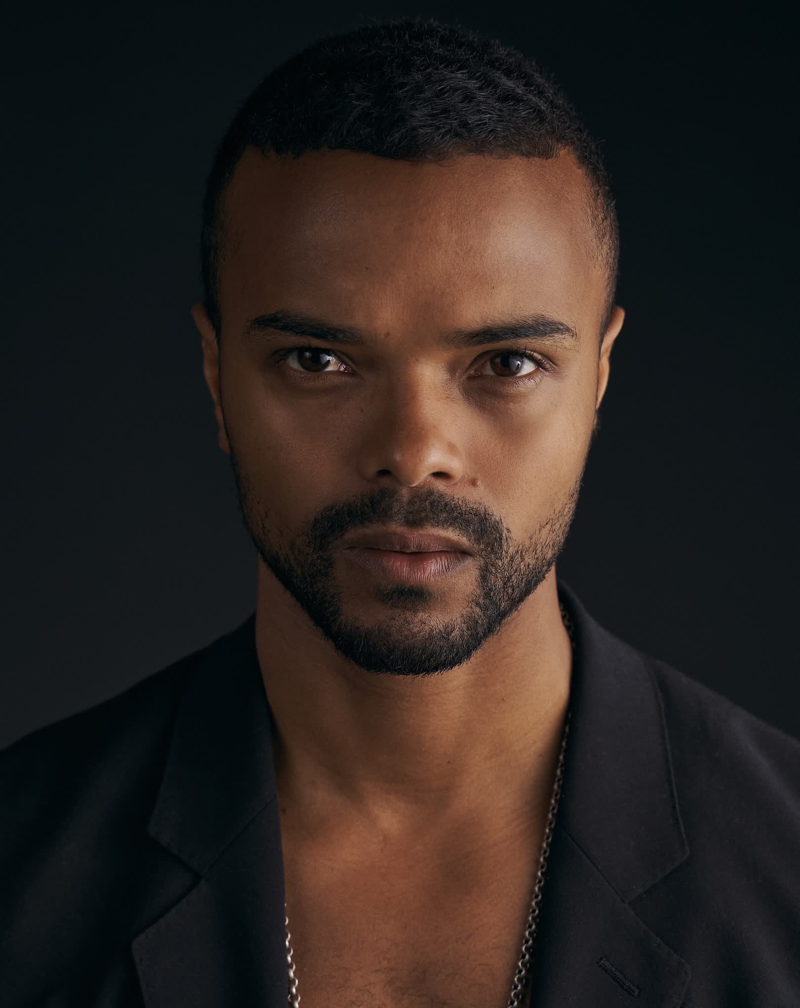 actor Eka Darville large photo