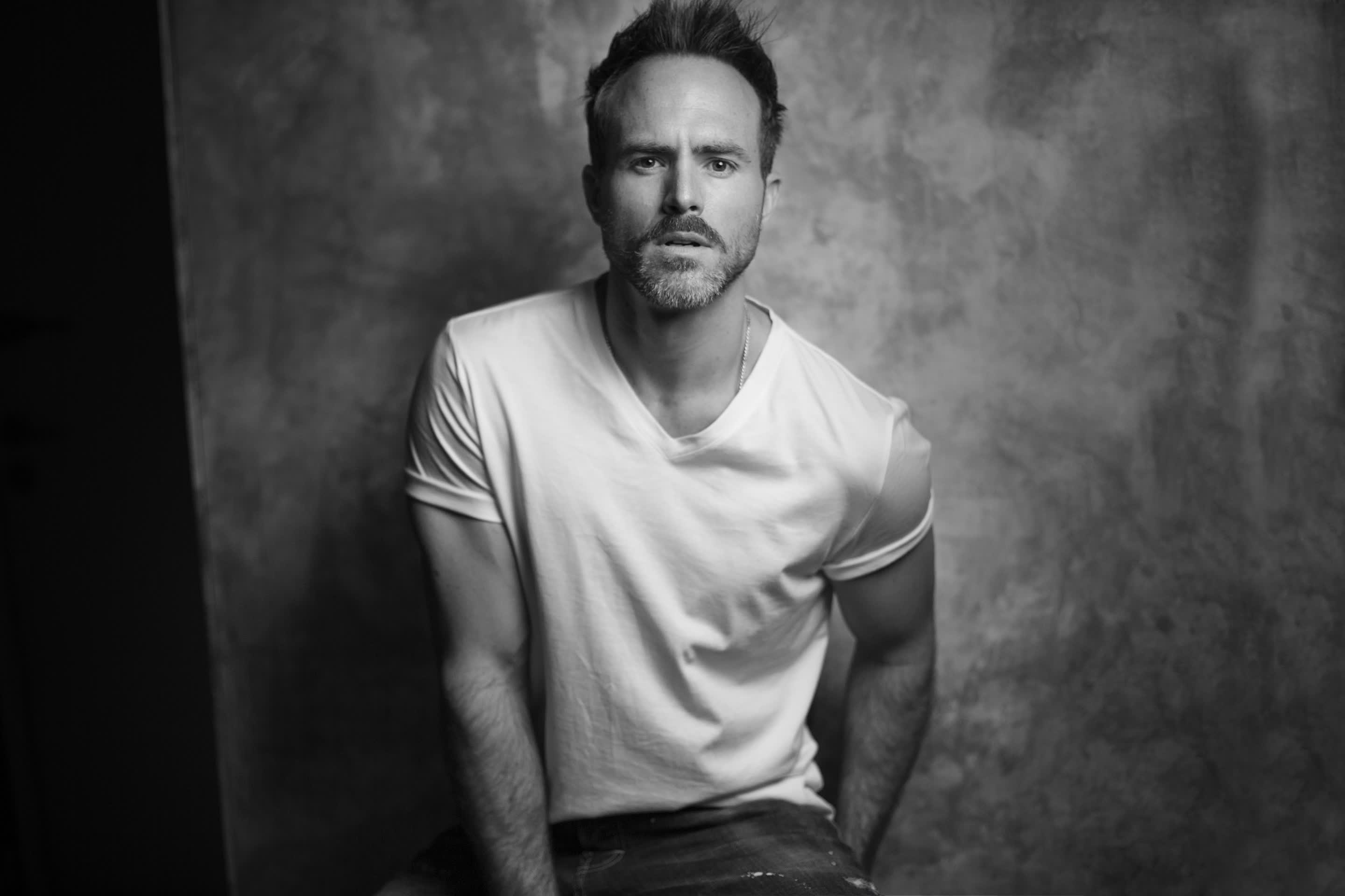 actor Erik Hayser large photo