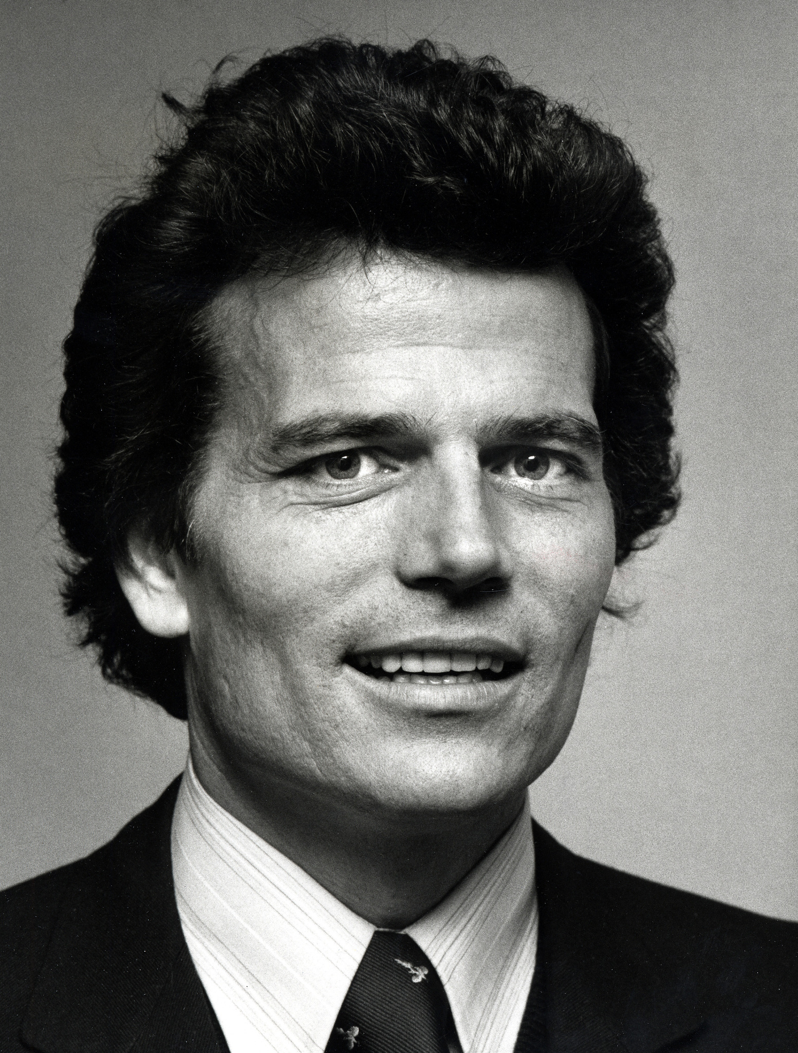 actor Patrick Wayne large photo