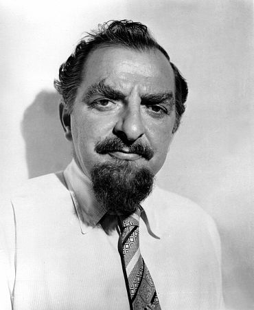 actor Hugh Griffith large photo