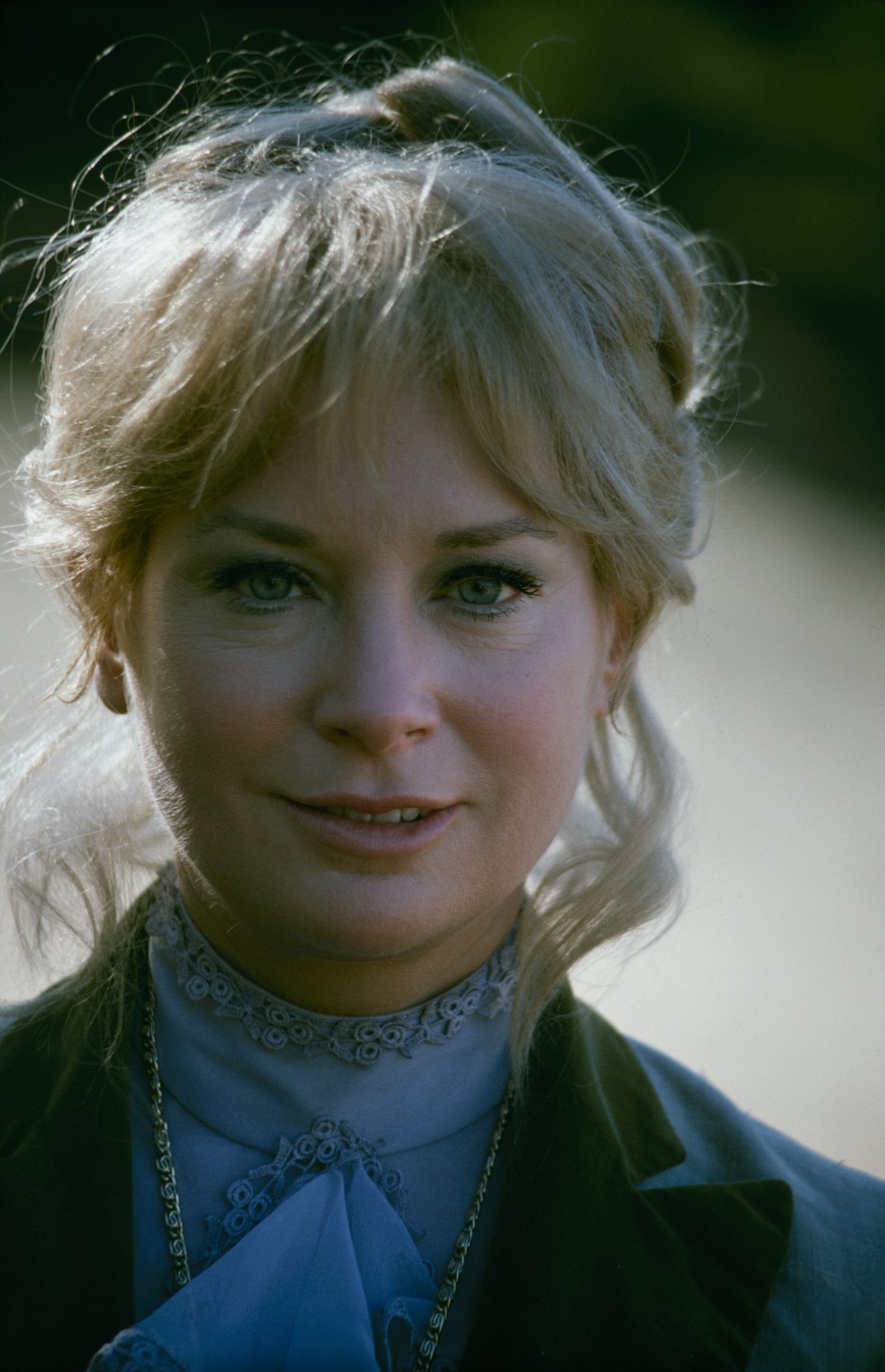 actor Lois Nettleton large photo