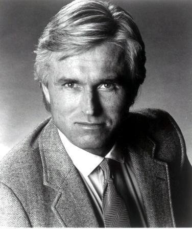 actor Dennis Holahan large photo