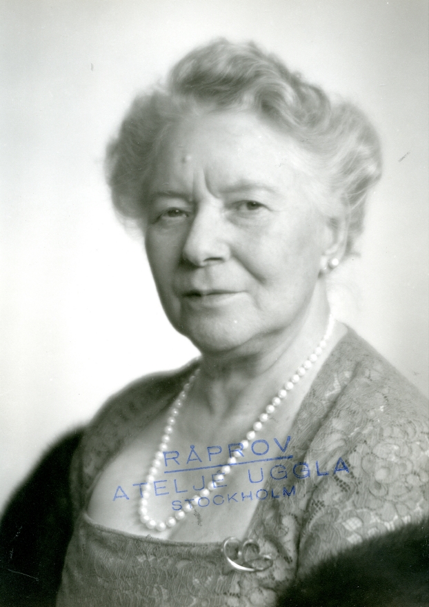 actor Elsa Ebbesen large photo