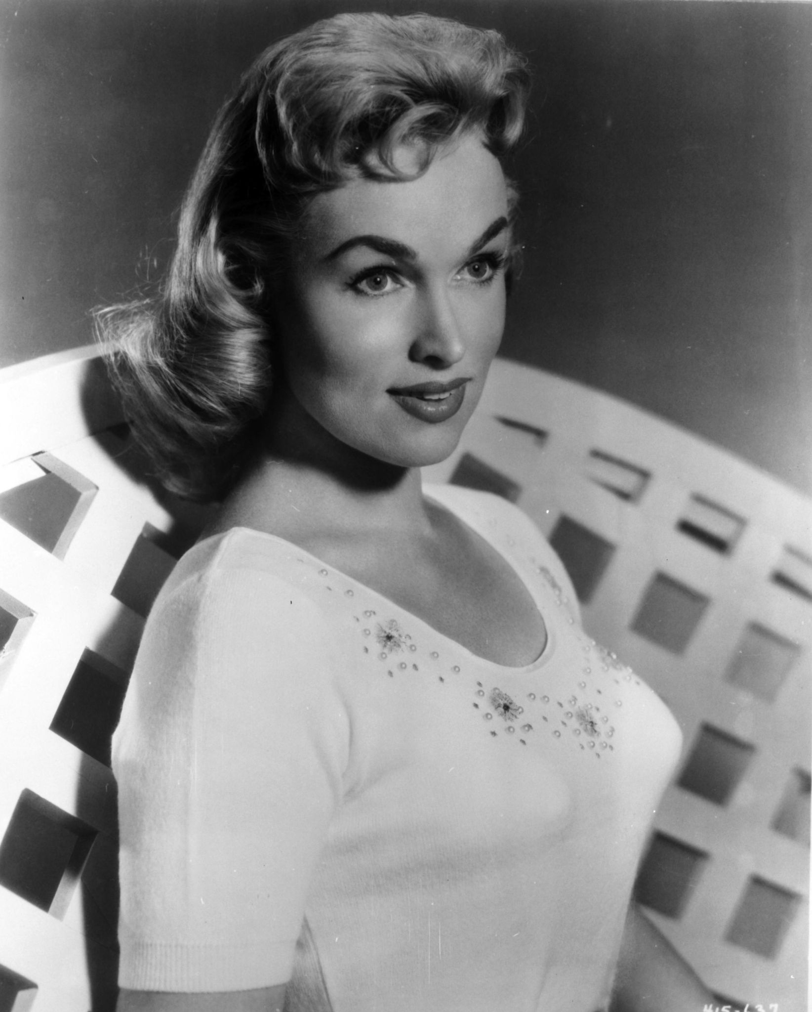 actor Karen Steele large photo