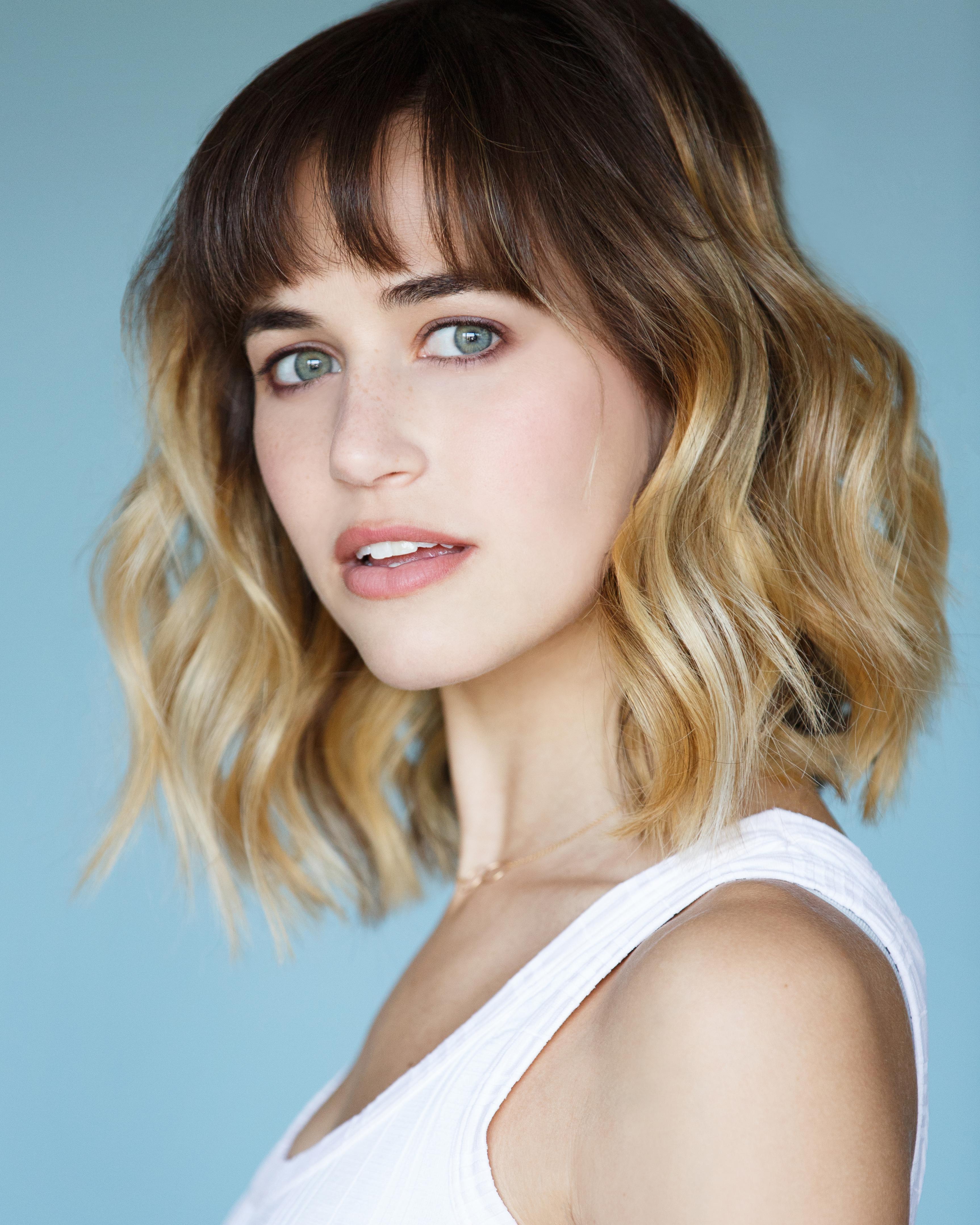actor Alix Elizabeth Gitter large photo