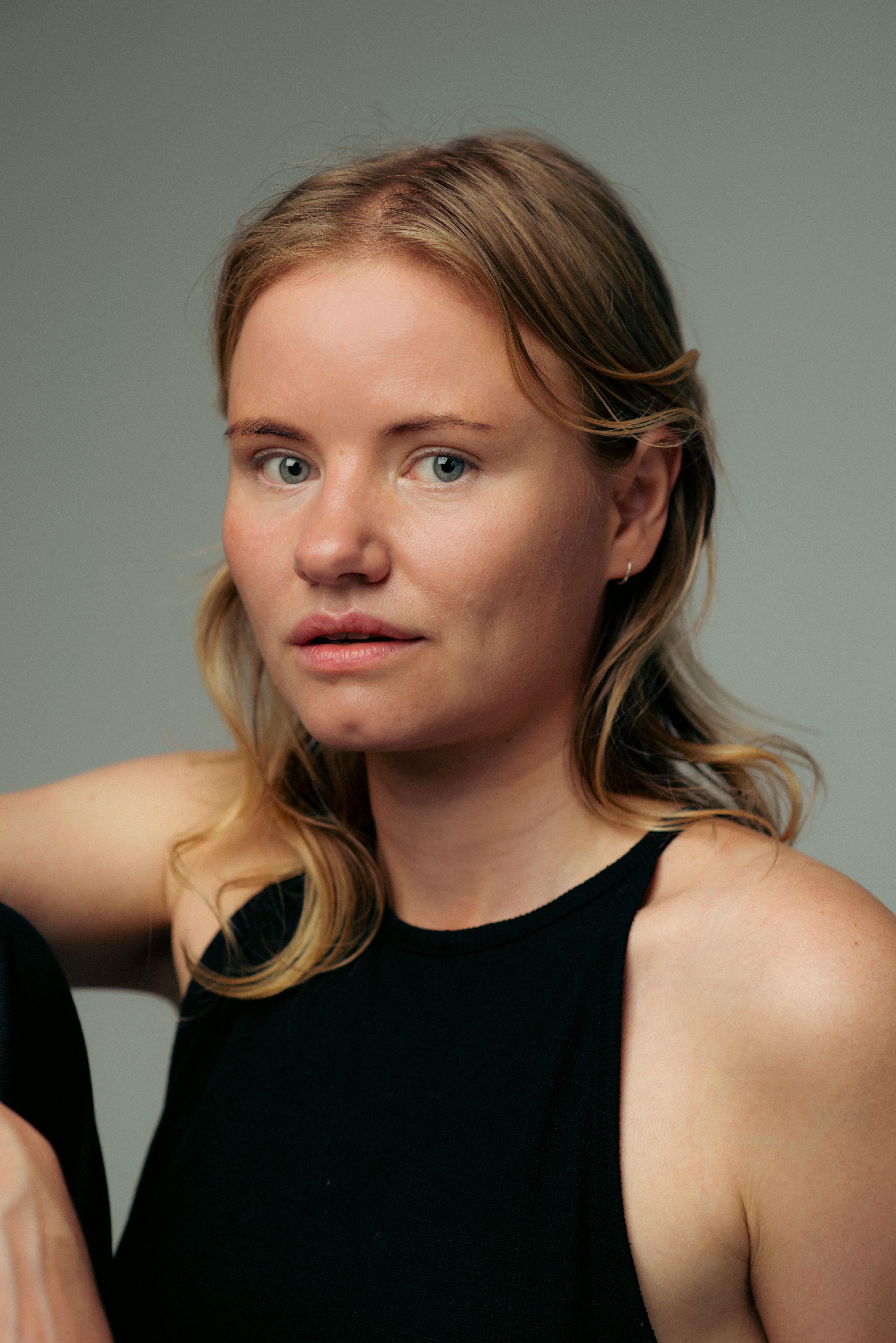 actor Kristine Hartgen large photo