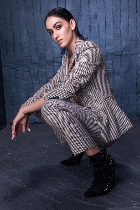 actor Bridget Scheiner large photo