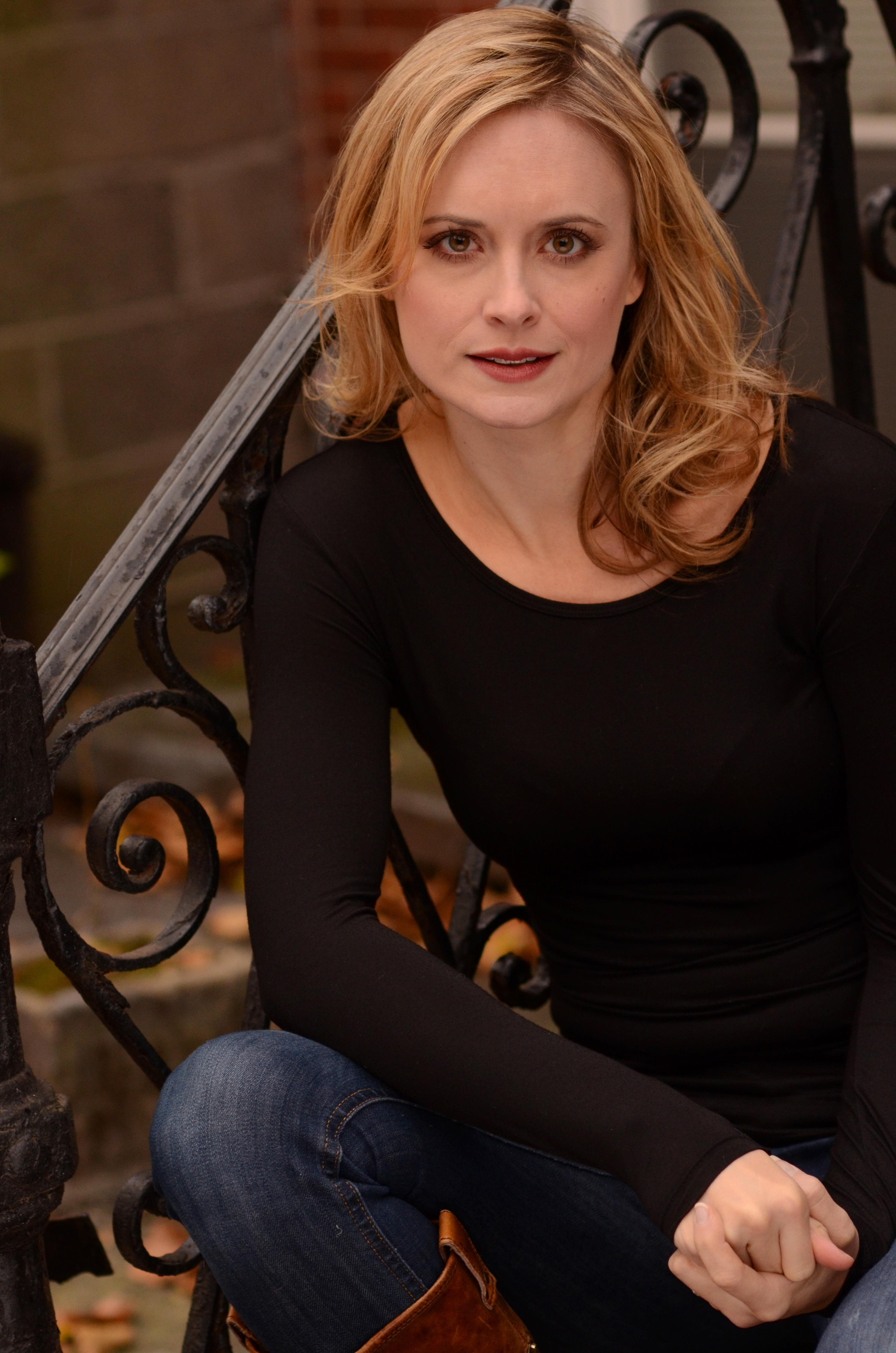 actor Rebecca Brooksher large photo