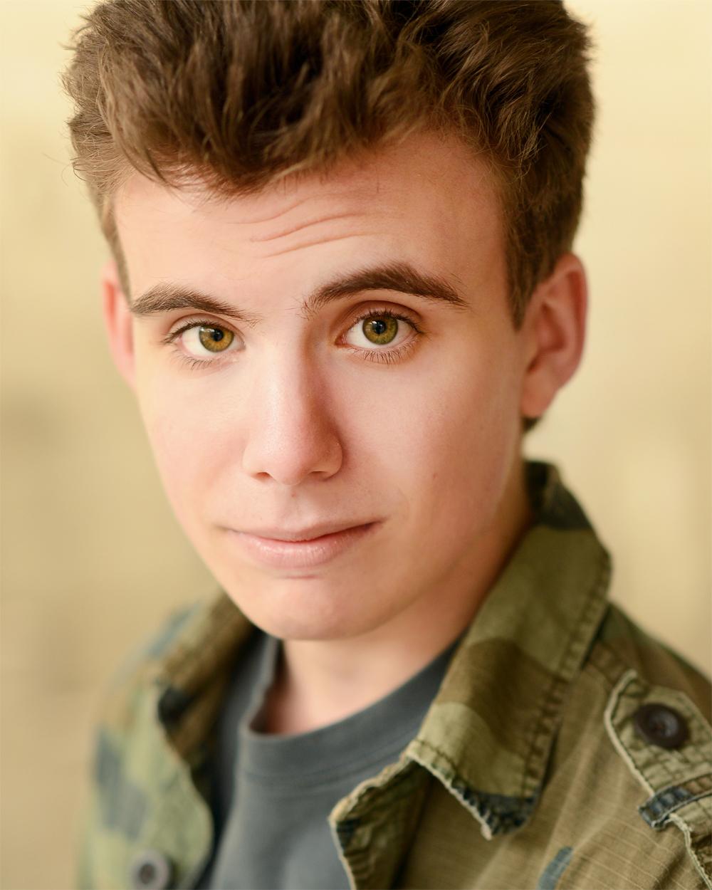 actor Cameron Mitchell Elmore large photo