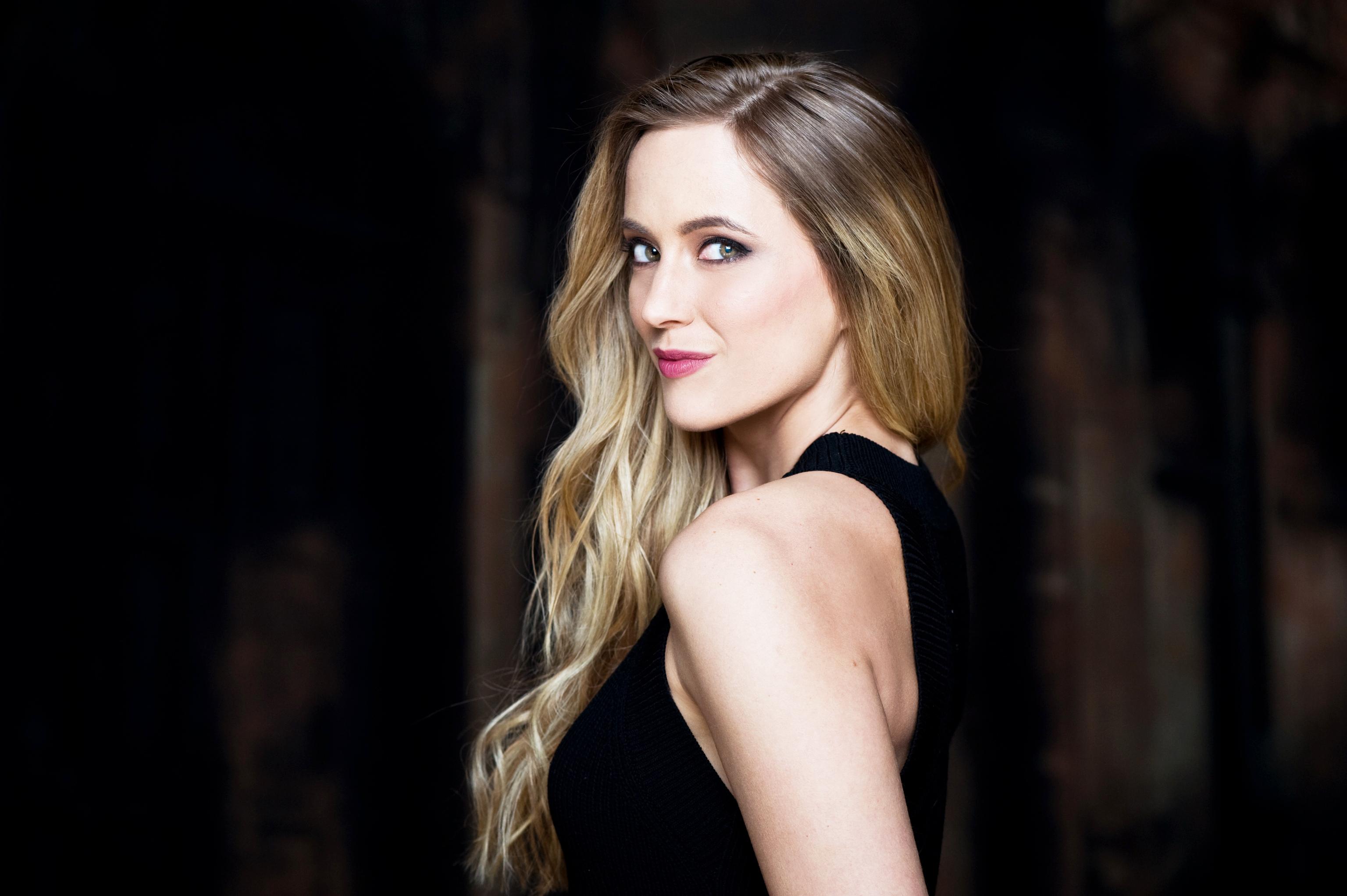 actor Miranda Millar large photo