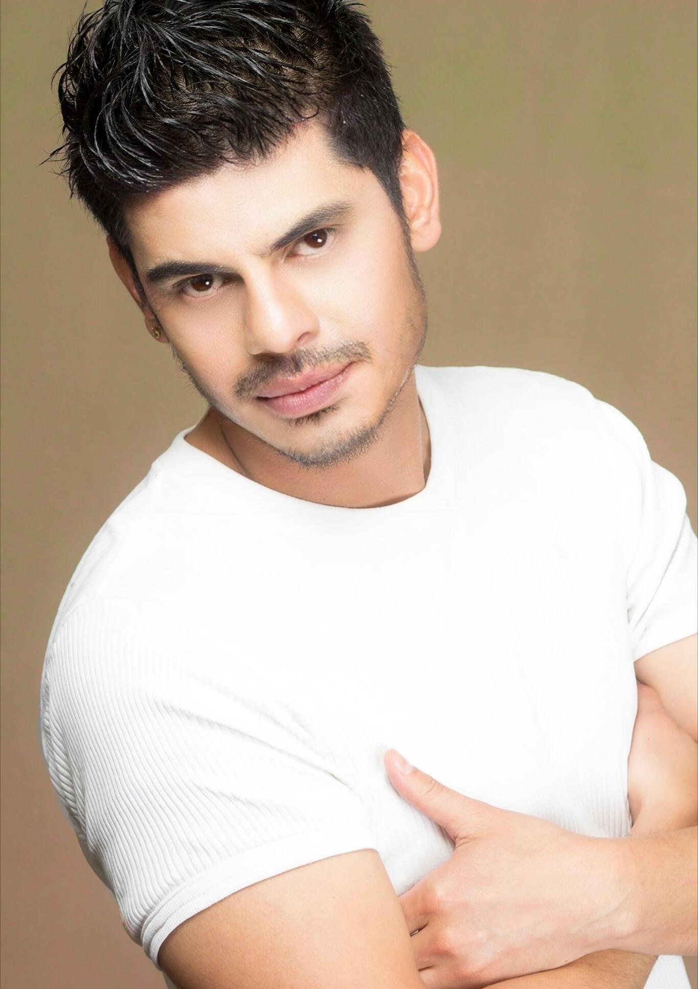 actor Fredy Yate large photo