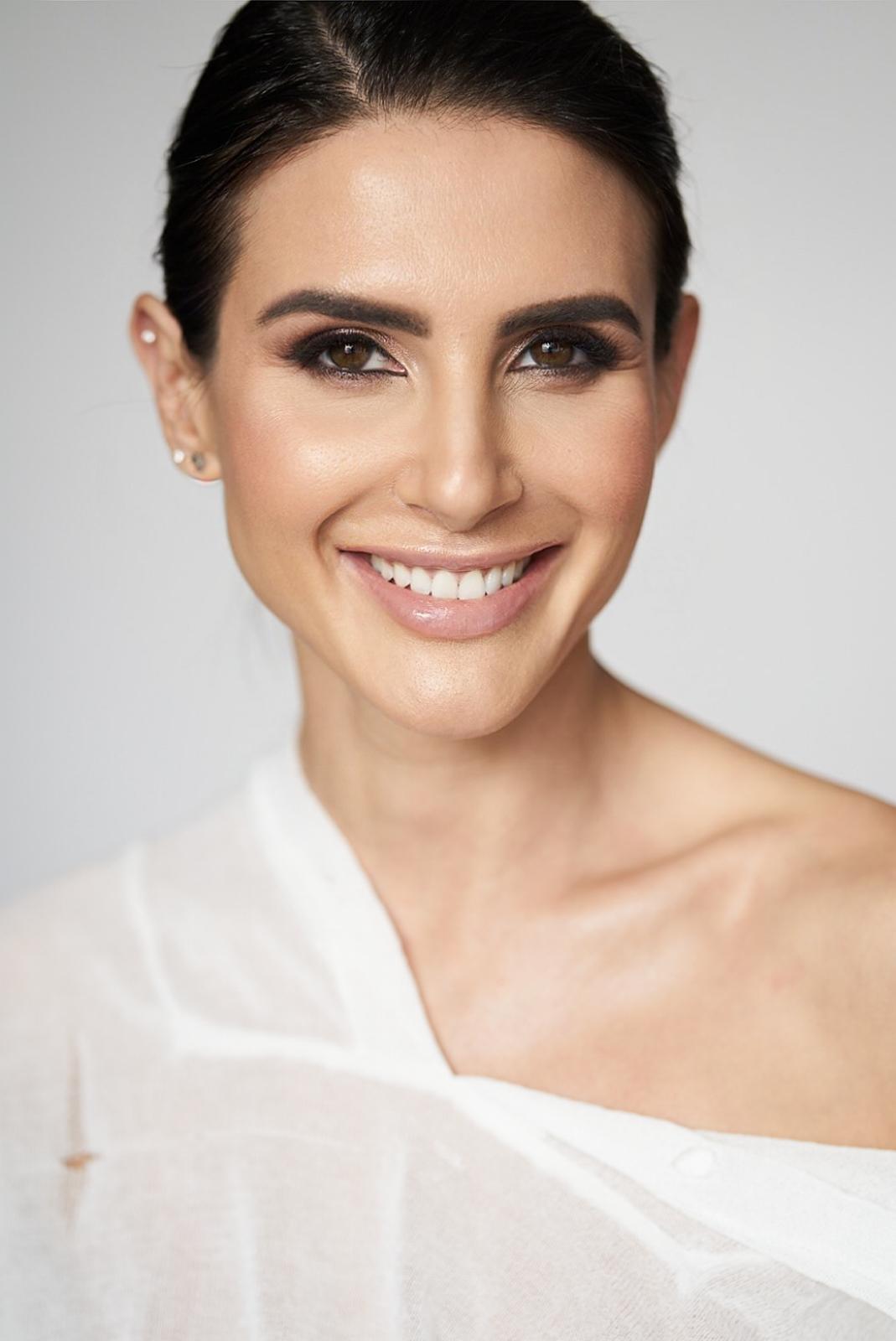 actor Iliana Lazarova large photo