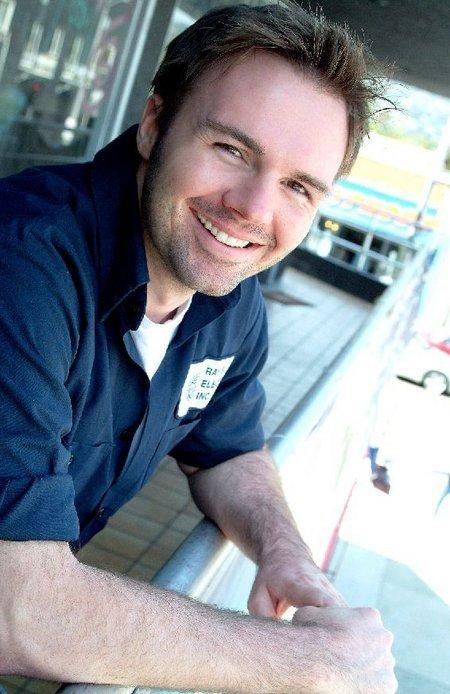 actor Darren O'Hare large photo