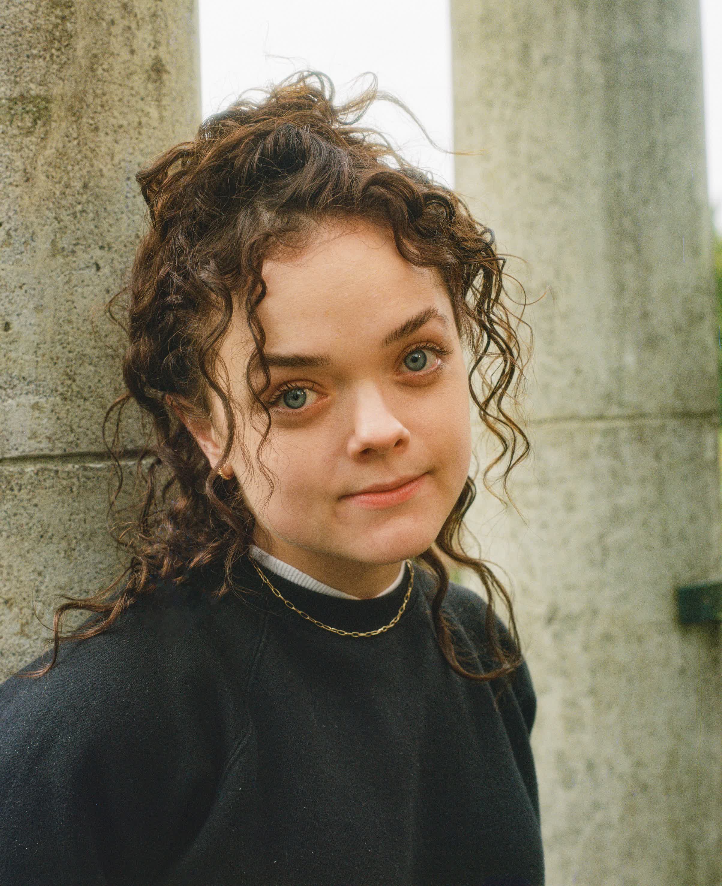 actor Francesca Mills large photo