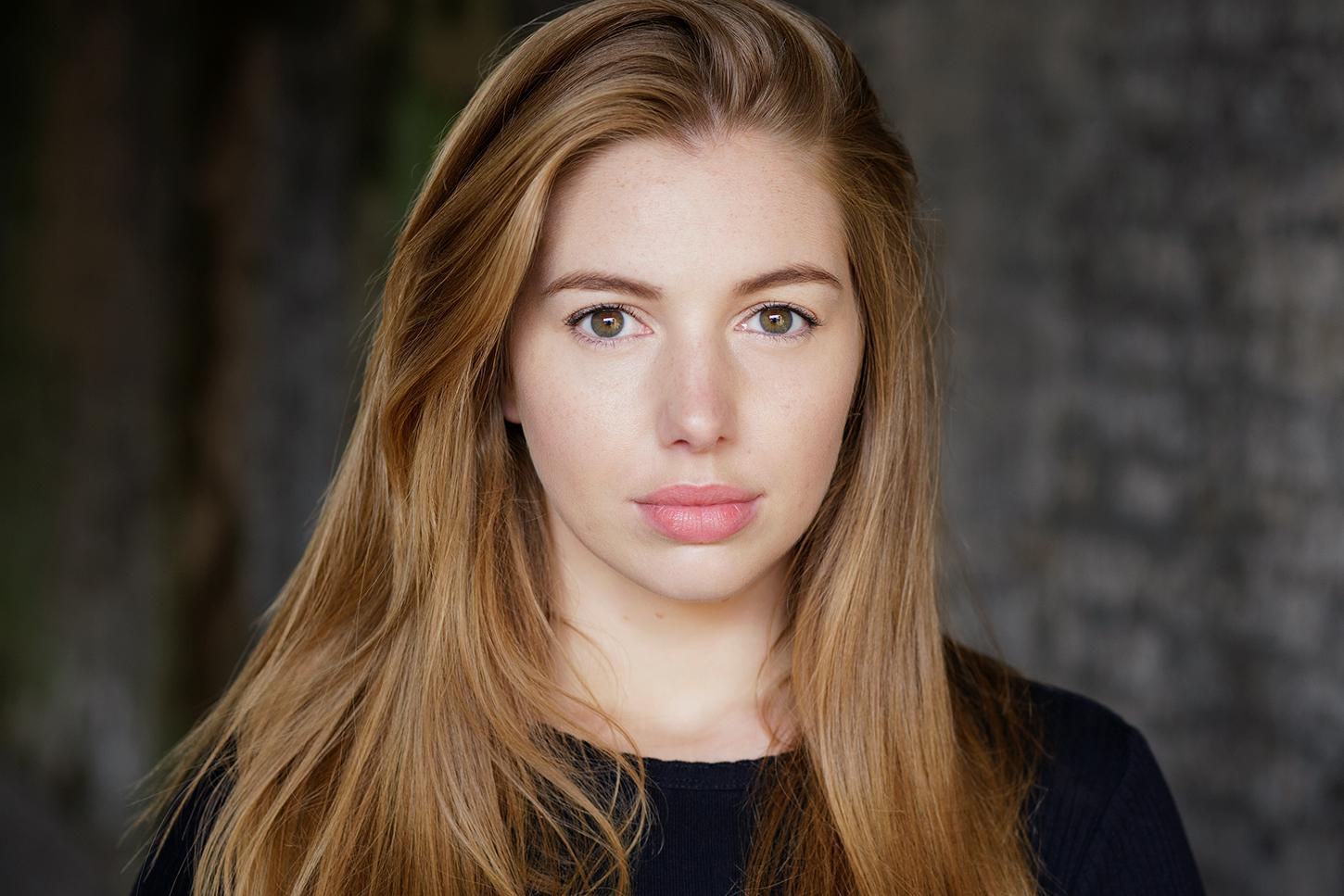 actor Seána Kerslake large photo