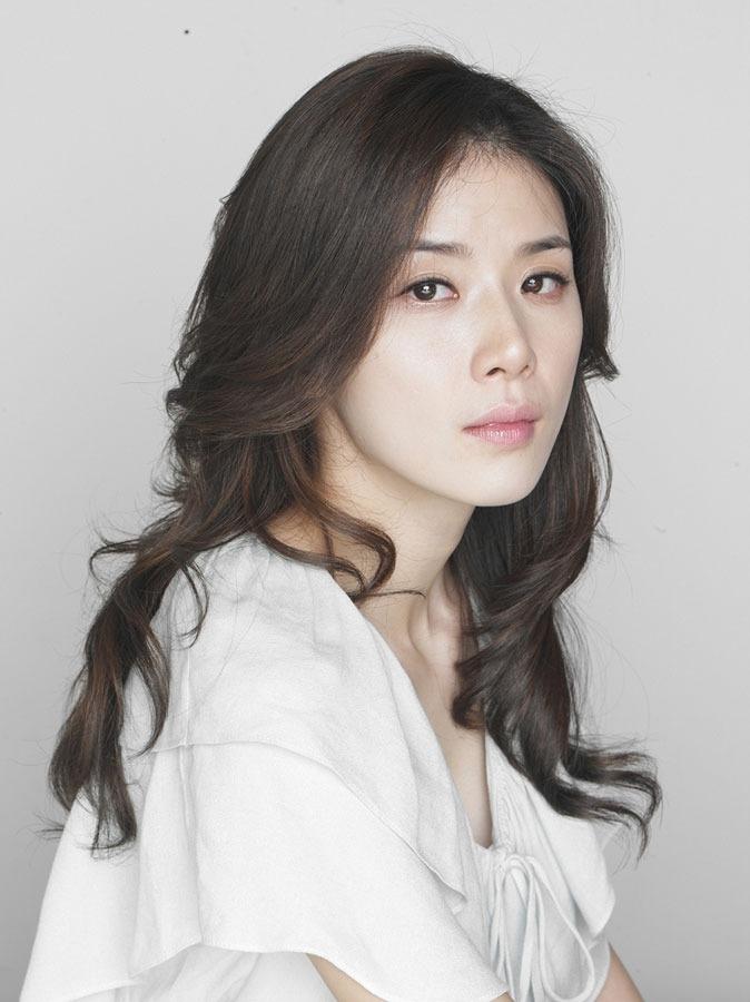 actor Lee Bo-young large photo