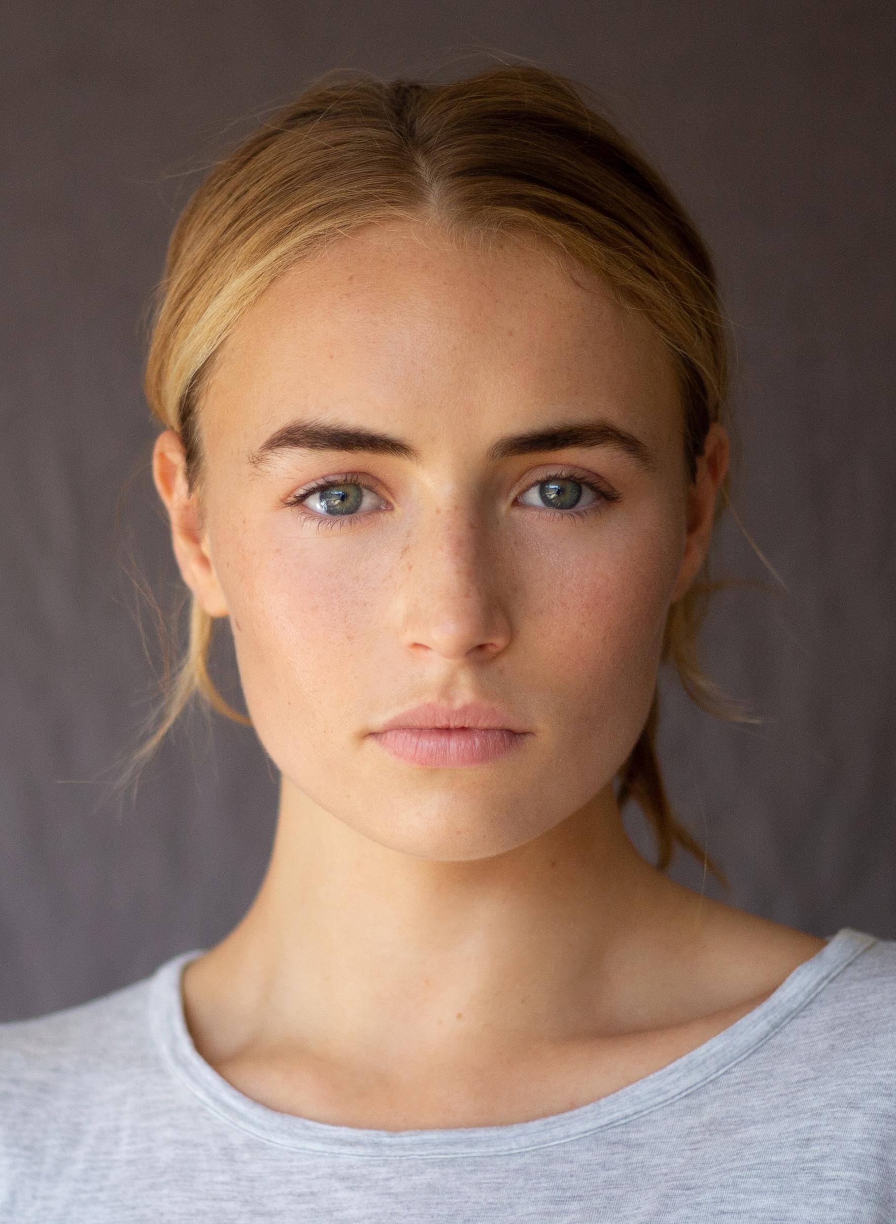 actor Saskia Archer large photo actor Saskia Archer large photo
