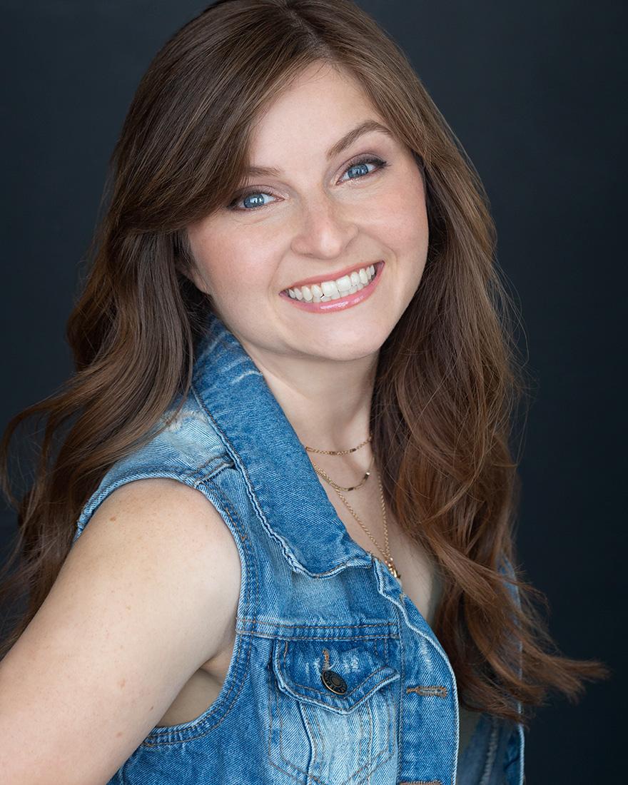 actor Lizzie Freeman large photo
