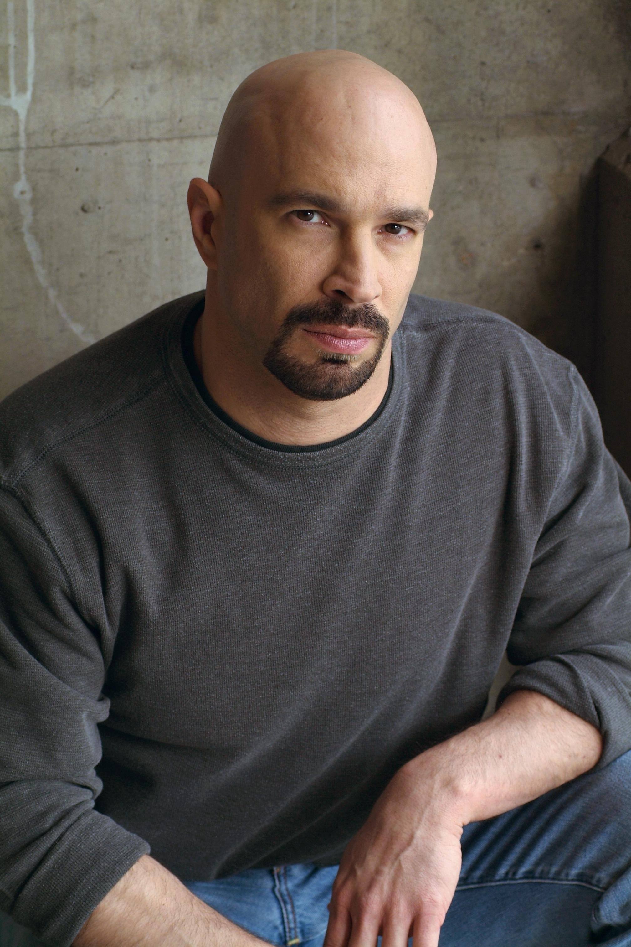 actor Vic Alejandro large photo