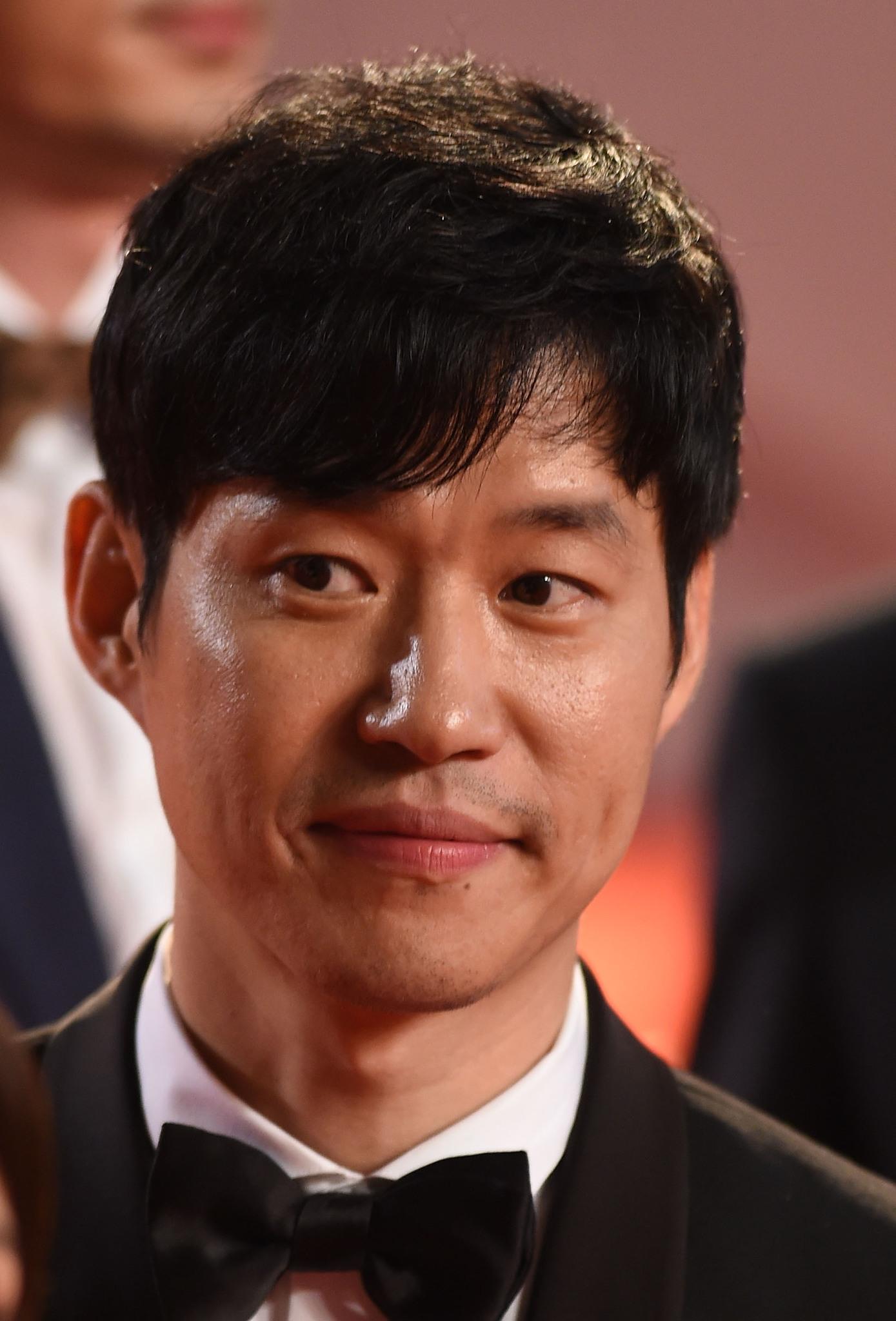 actor Joon-Sang Yoo large photo