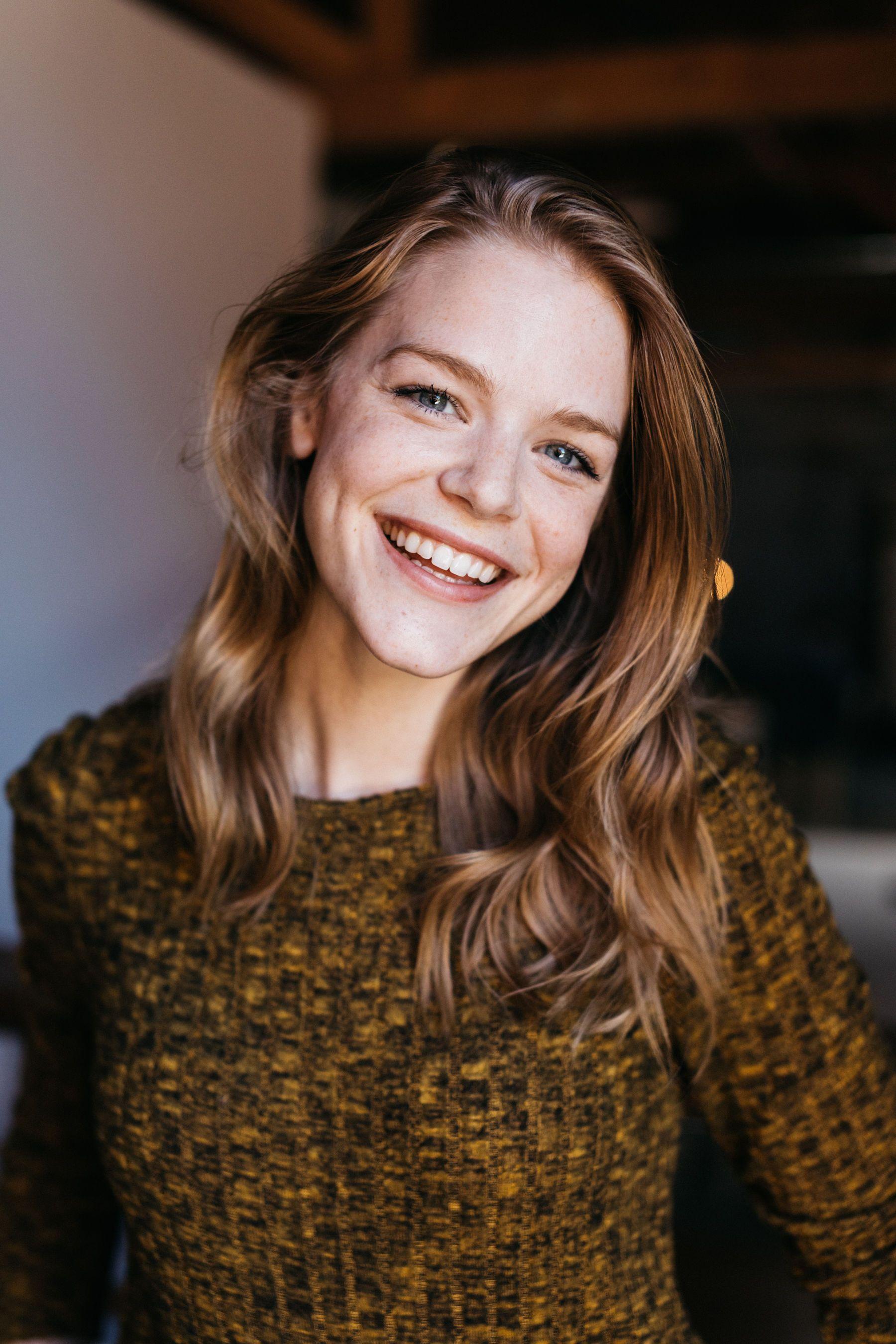 actor Callie Schuttera large photo